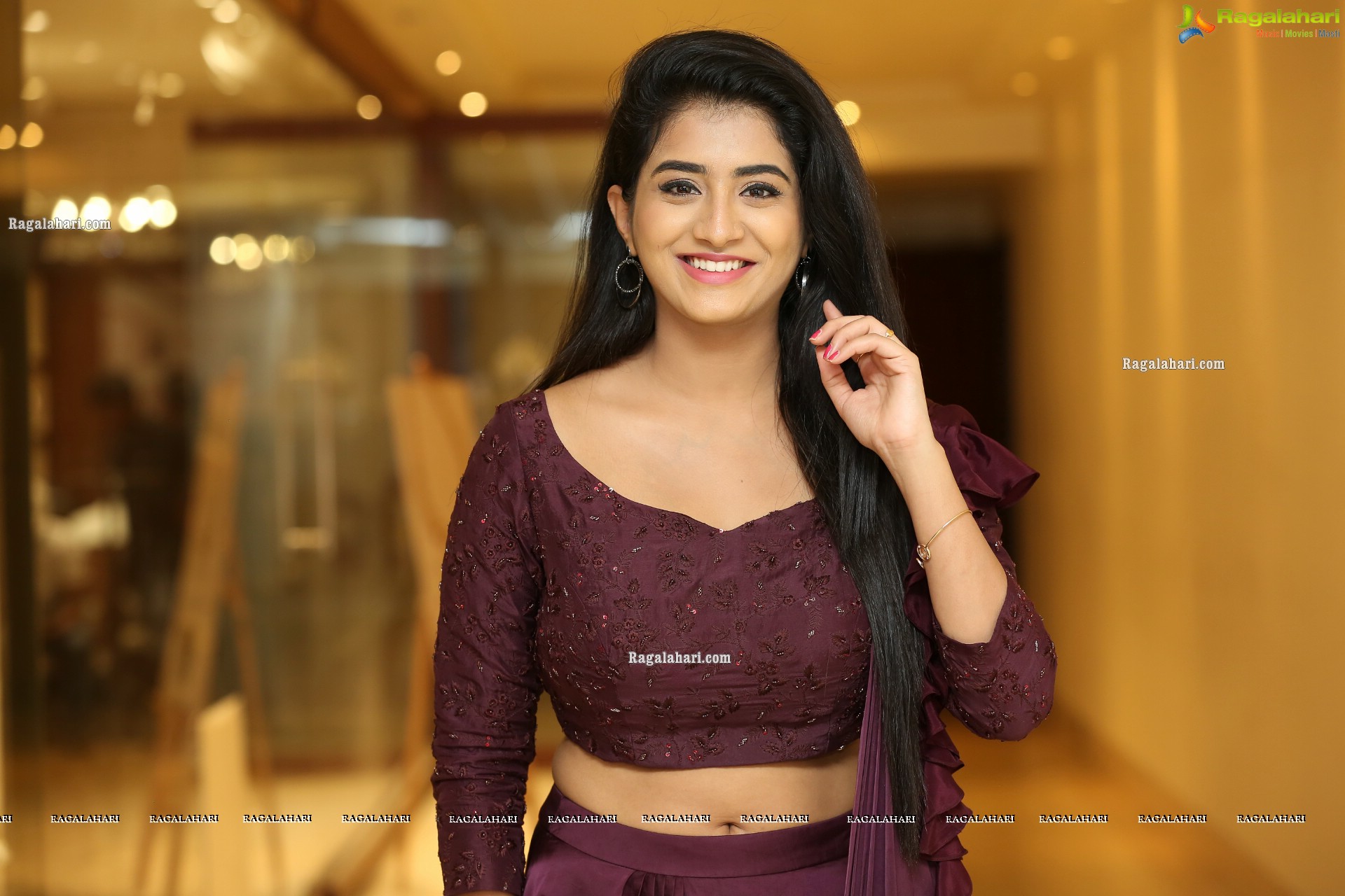 Rashi Singh at Trendz Lifestyle Expo 2020 - HD Gallery