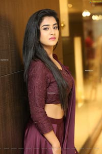 Actress Rashi Singh at Trendz Lifestyle Expo 2020 - HD Photo Gallery ...