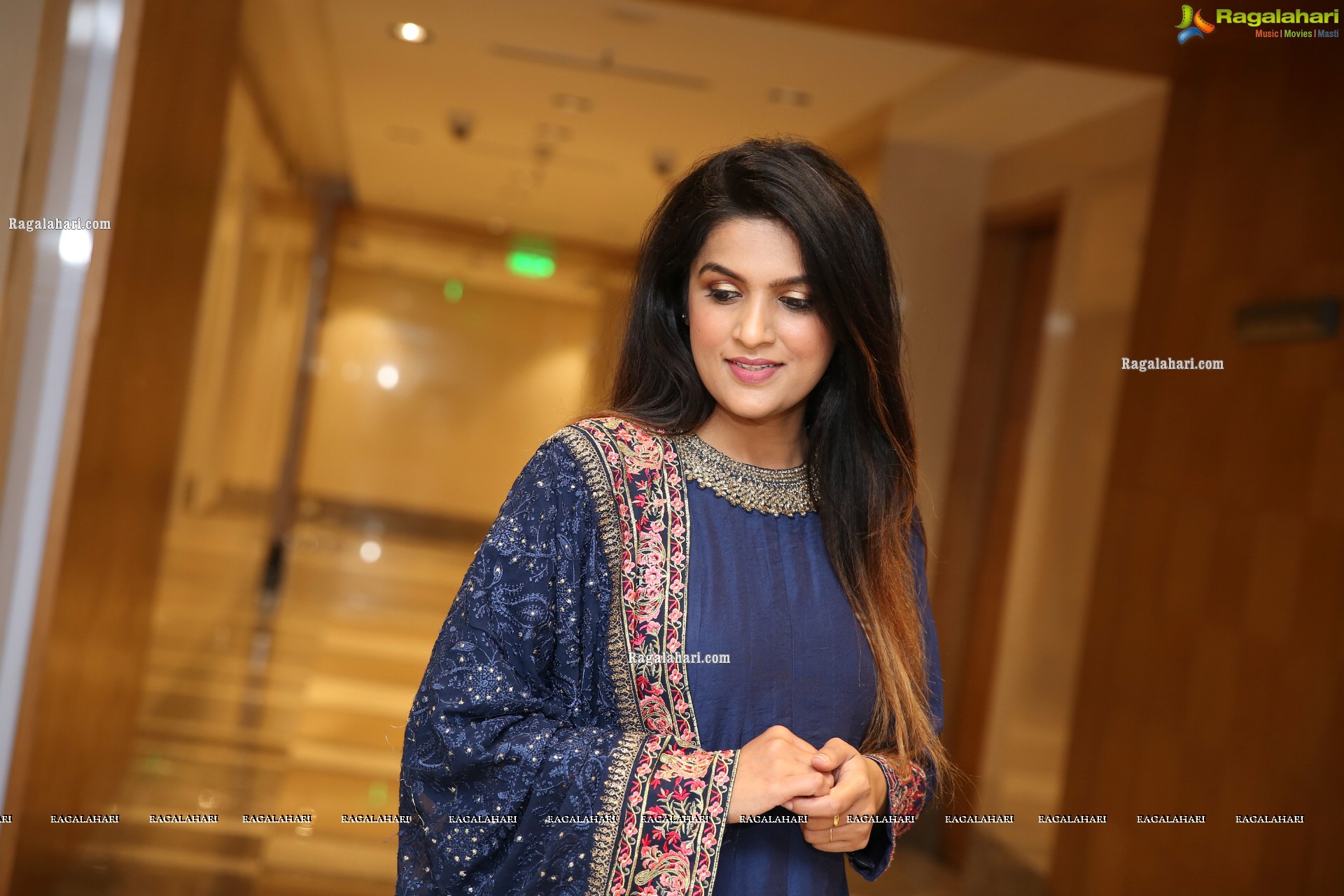 Ritu Biradar at Sutraa Grand Curtain Raiser & Fashion Showcase - HD Gallery