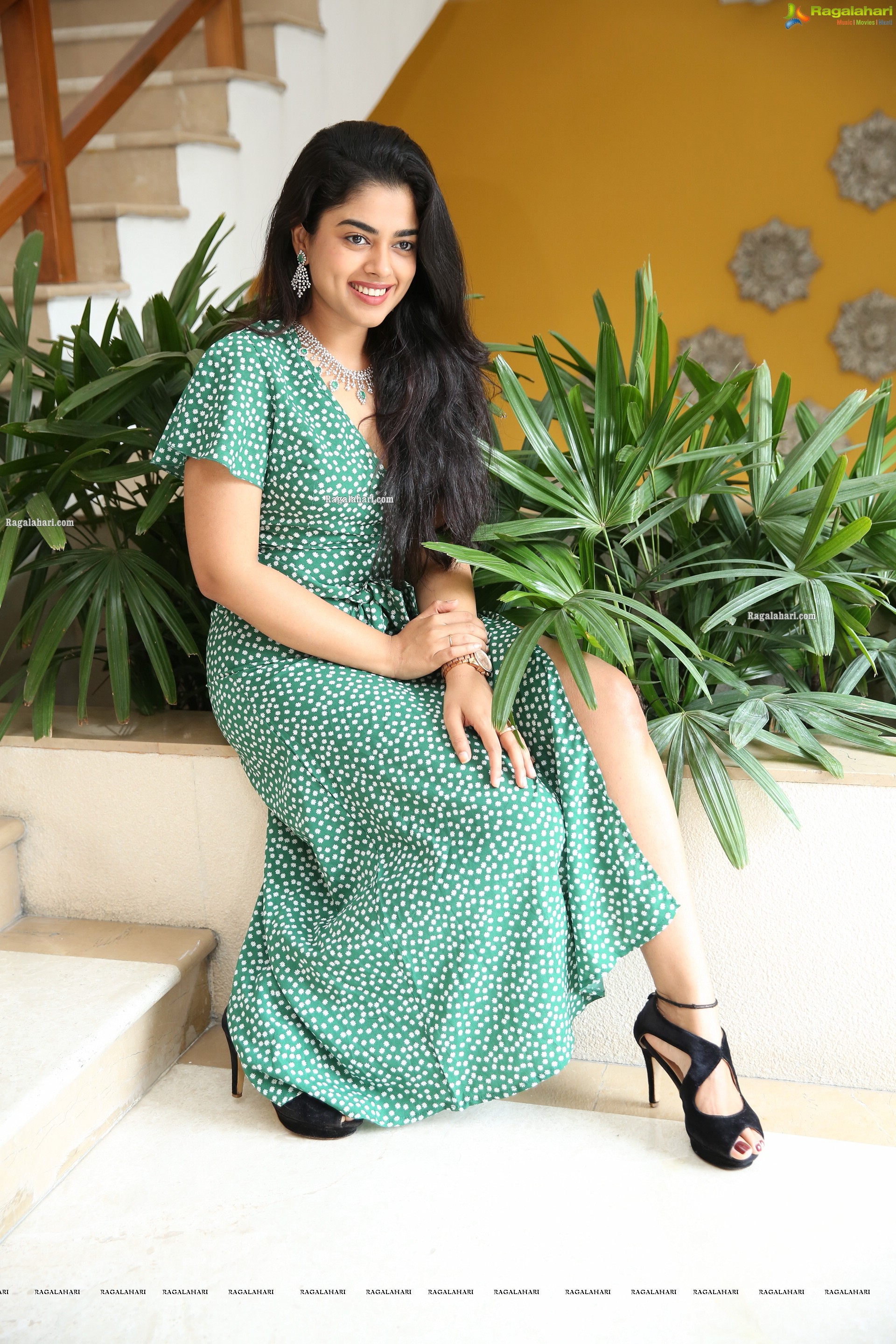 Siddhi Idnani at Sutraa Grand Curtain Raiser & Fashion Showcase - HD Gallery