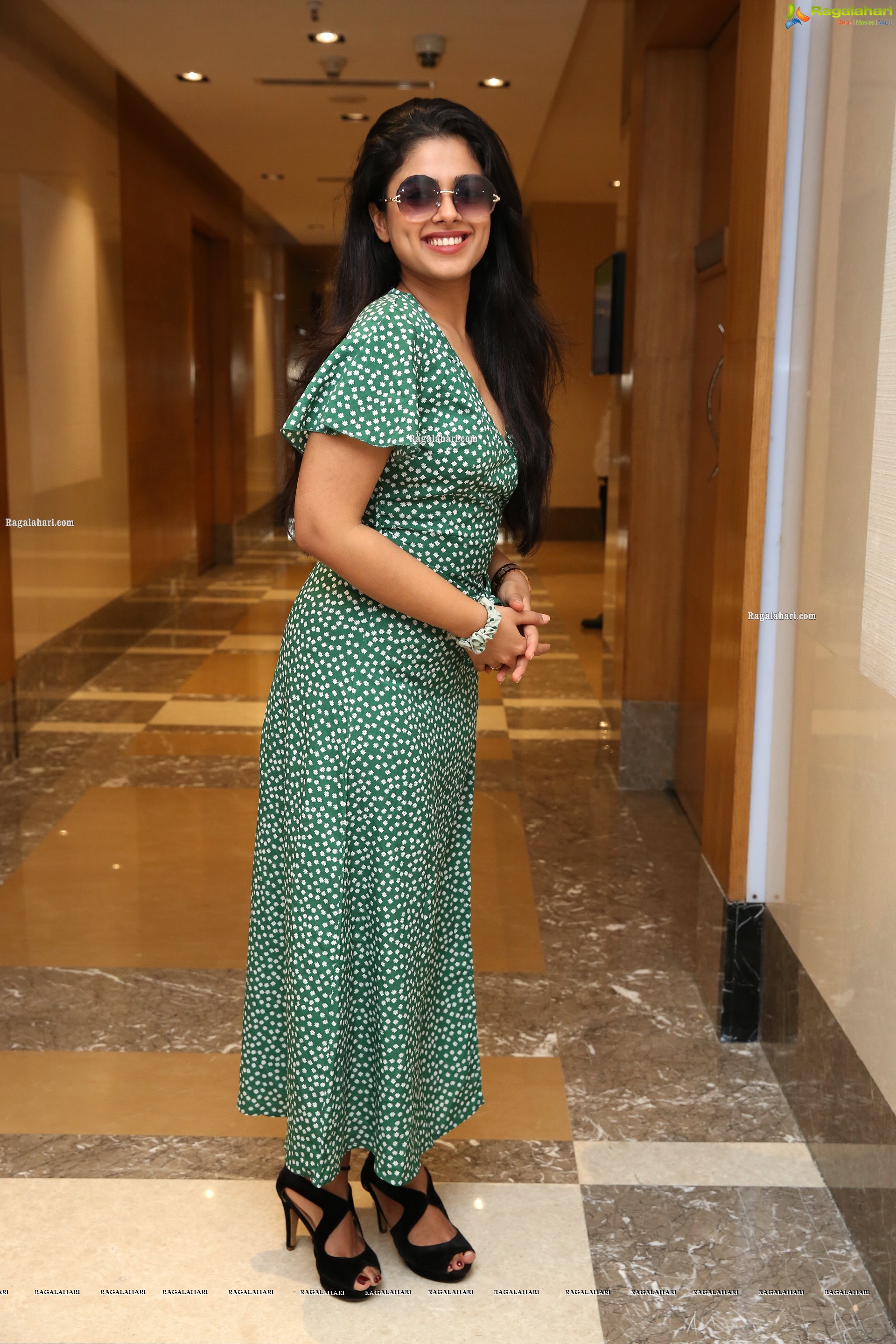 Siddhi Idnani at Sutraa Grand Curtain Raiser & Fashion Showcase - HD Gallery