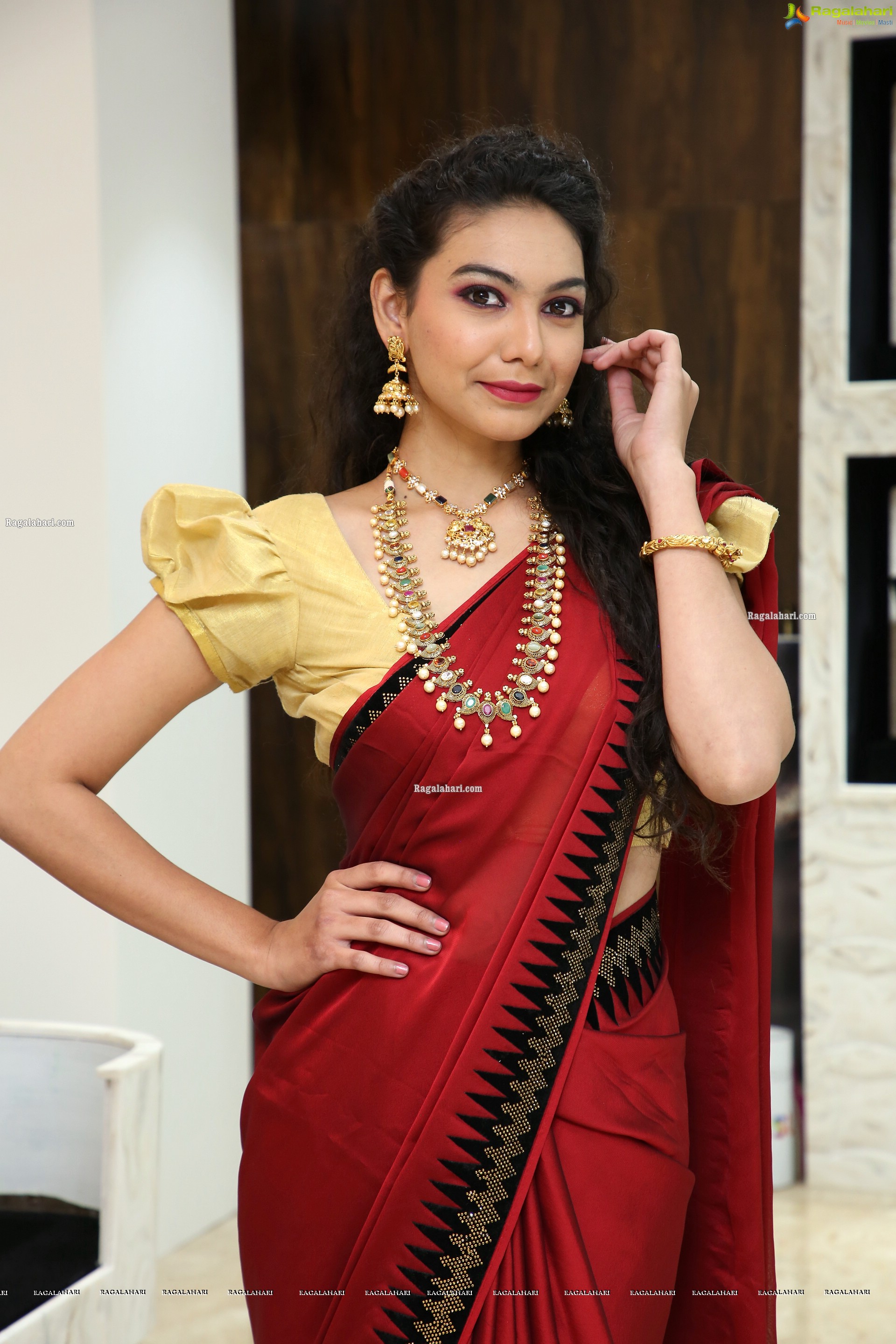 Simran Saniya at Manepally Jewellers Dilsukhnagar Showroom Curtain Raiser & Jewellery Fashion Show - HD Gallery