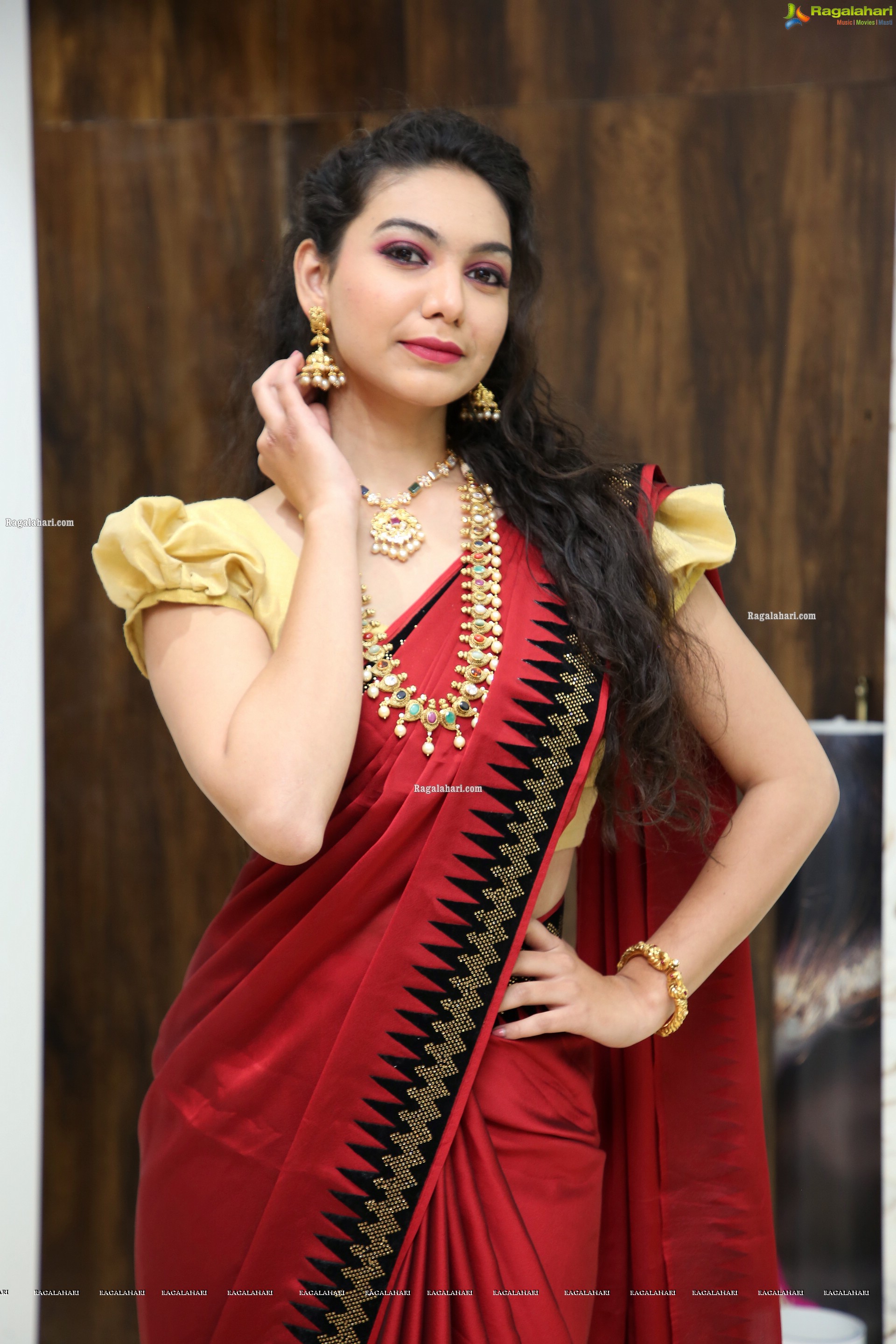 Simran Saniya at Manepally Jewellers Dilsukhnagar Showroom Curtain Raiser & Jewellery Fashion Show - HD Gallery