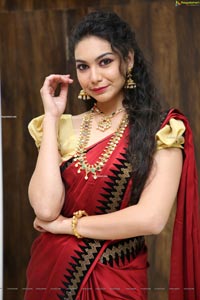 Simran Saniya at Manepally Jewellers Dilsukhnagar