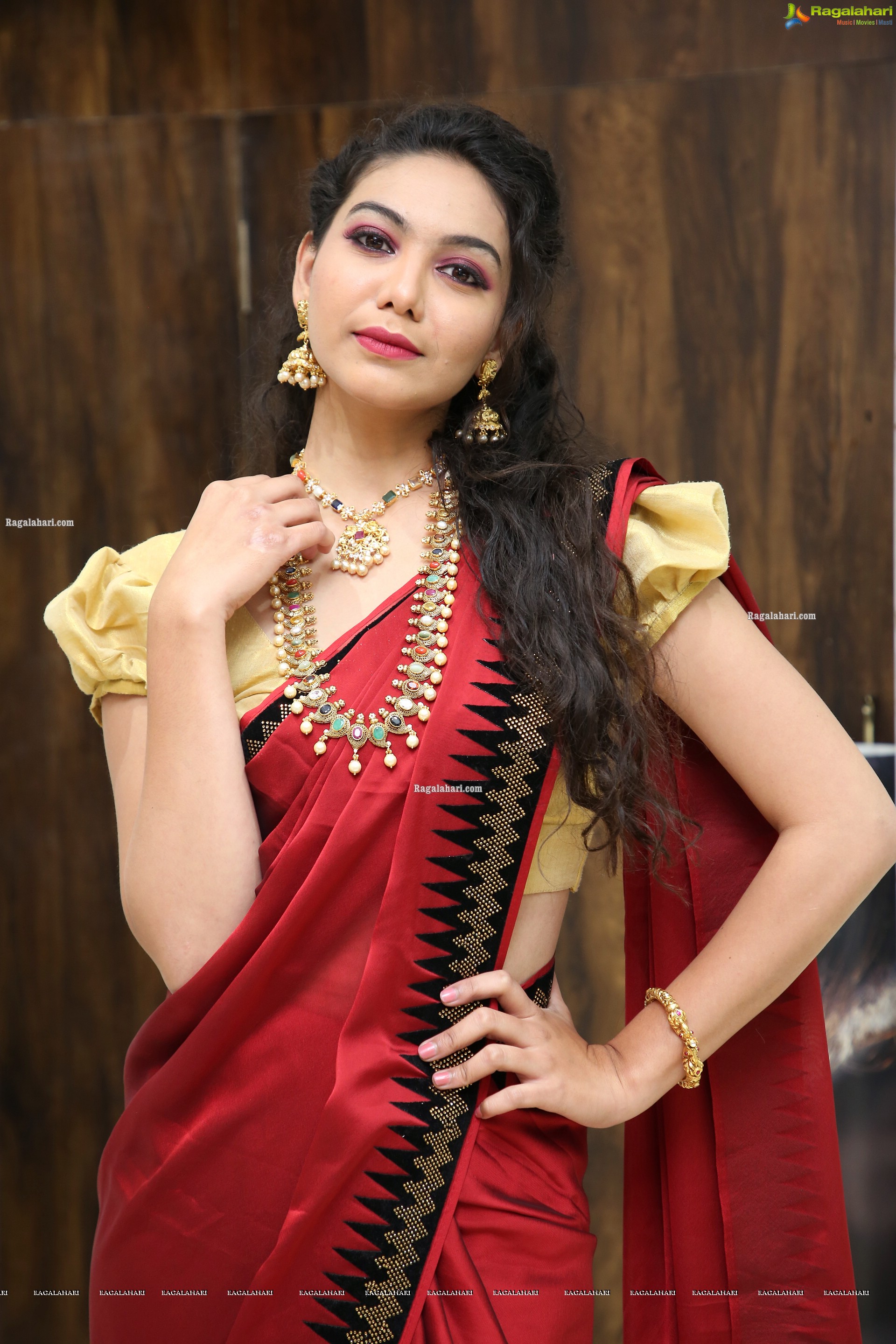 Simran Saniya at Manepally Jewellers Dilsukhnagar Showroom Curtain Raiser & Jewellery Fashion Show - HD Gallery