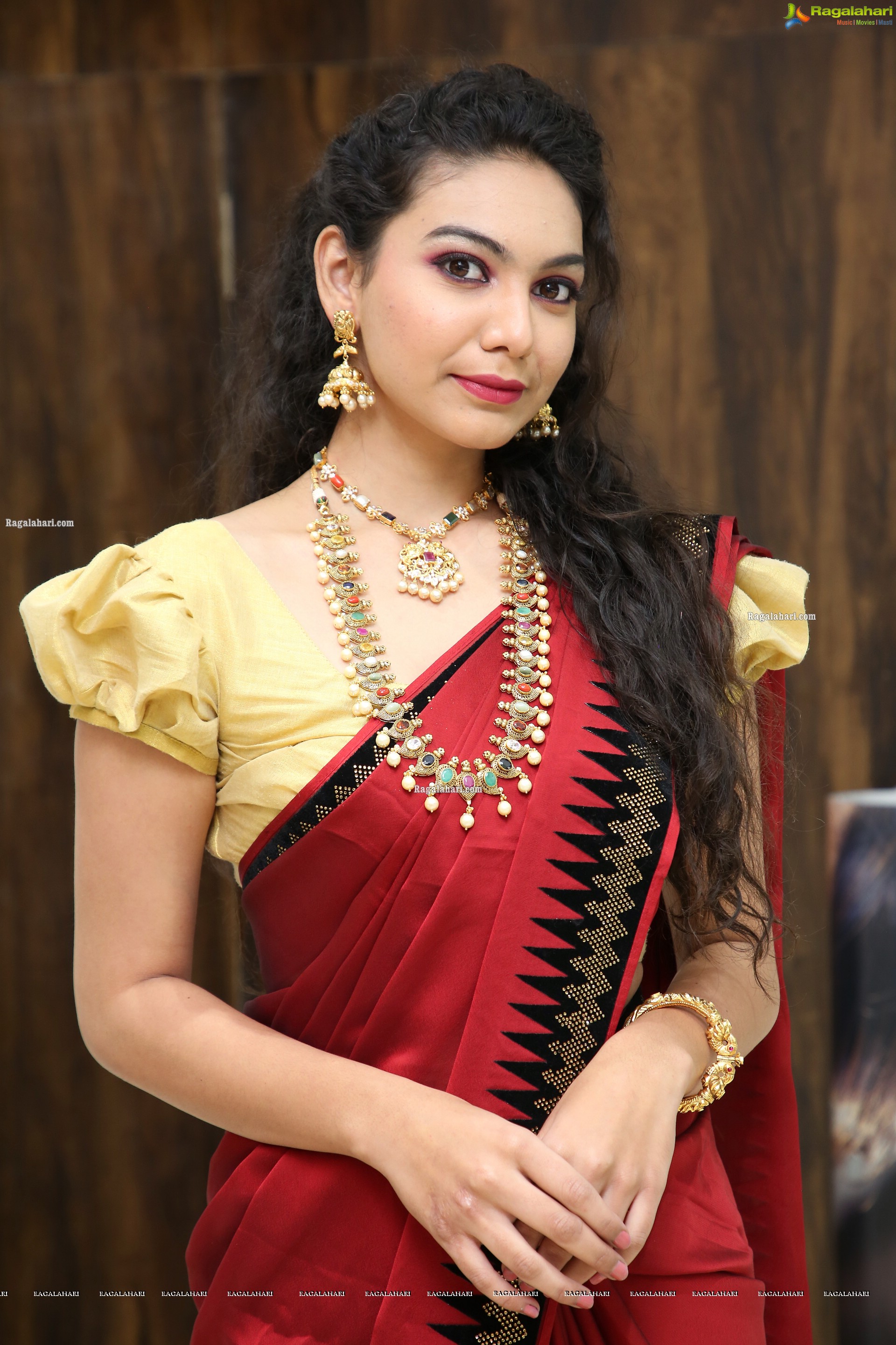 Simran Saniya at Manepally Jewellers Dilsukhnagar Showroom Curtain Raiser & Jewellery Fashion Show - HD Gallery