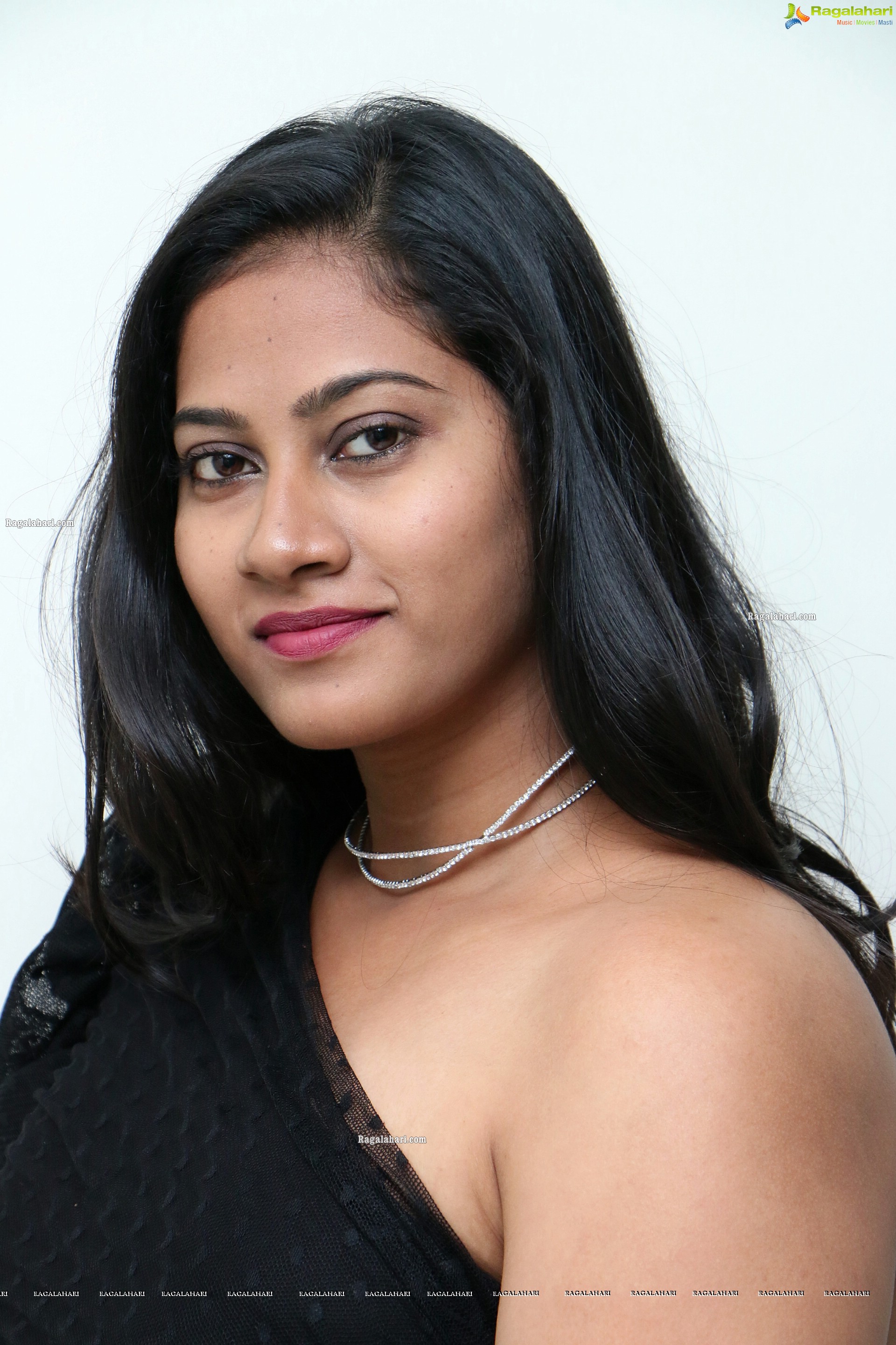 Ciri Chandana Krushnan at Right Right Baggidi Gopal Movie Press Meet HD Gallery, Images