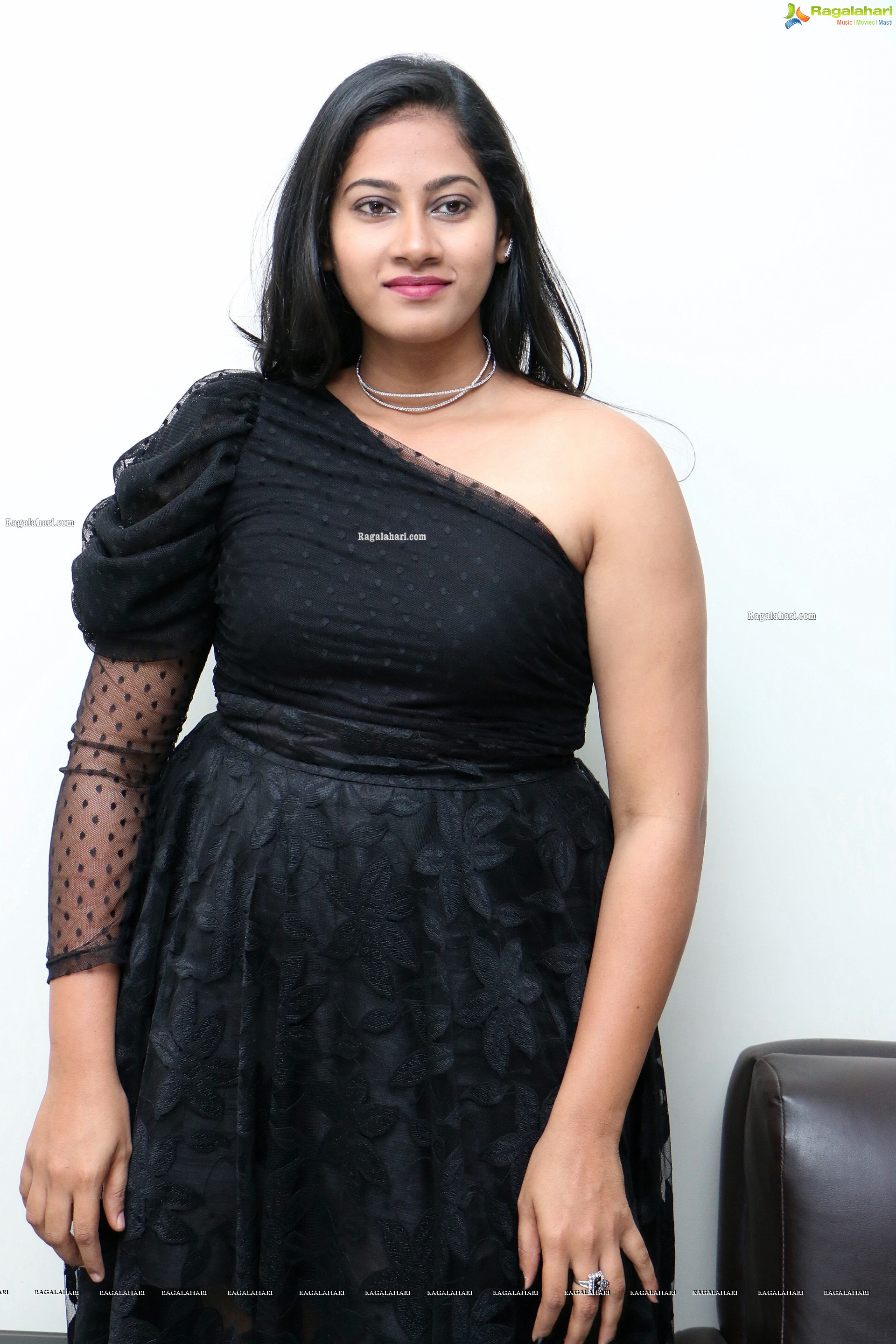 Ciri Chandana Krushnan at Right Right Baggidi Gopal Movie Press Meet HD Gallery, Images