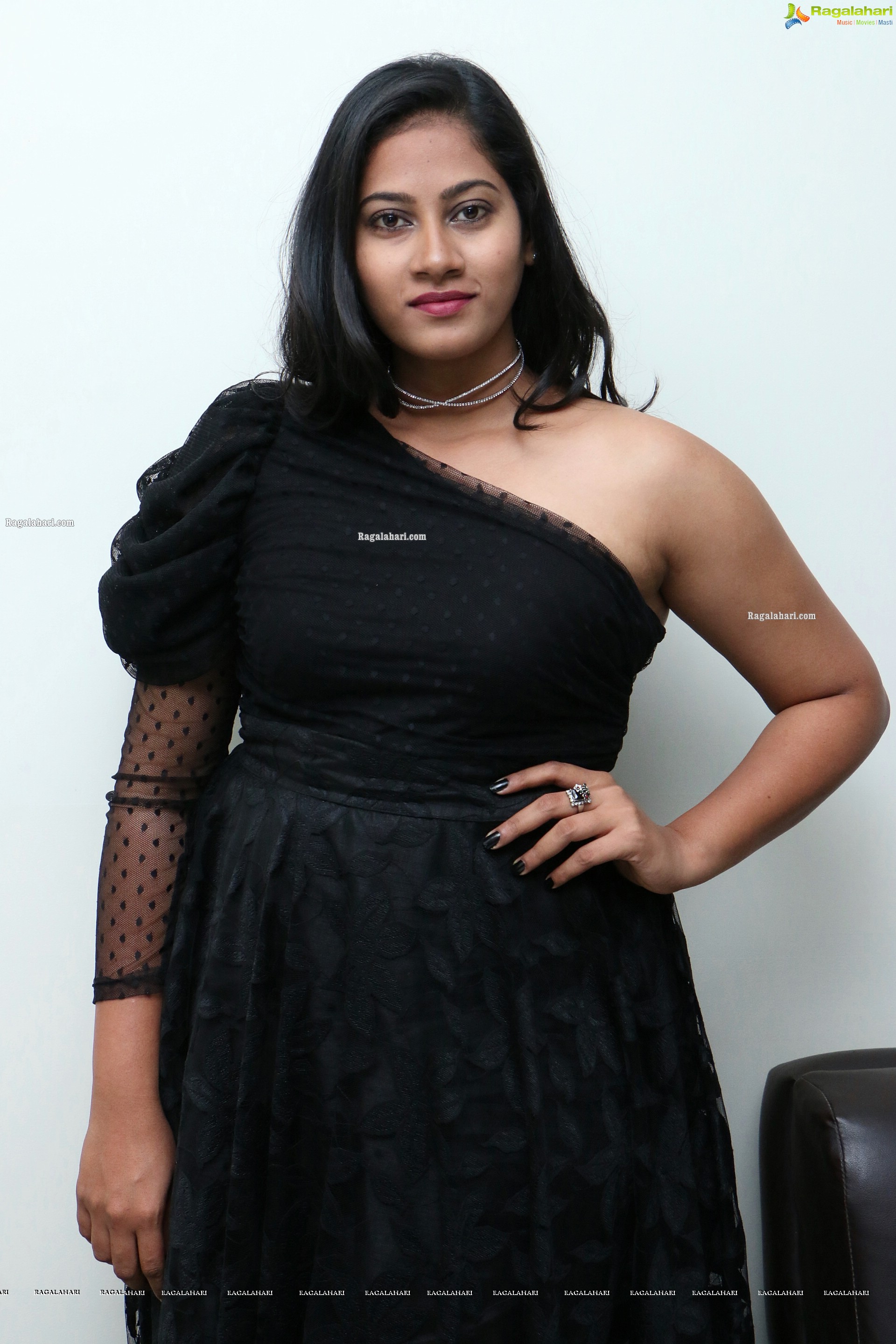 Ciri Chandana Krushnan at Right Right Baggidi Gopal Movie Press Meet HD Gallery, Images