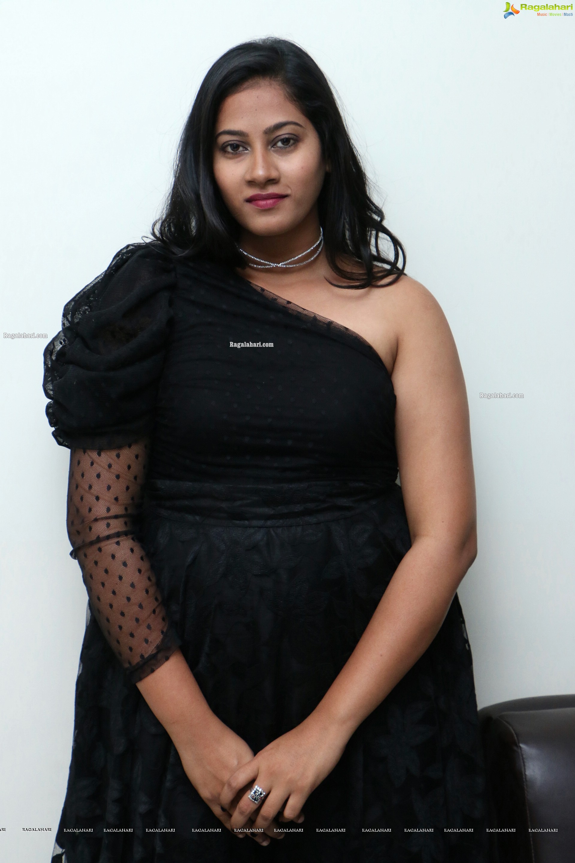 Ciri Chandana Krushnan at Right Right Baggidi Gopal Movie Press Meet HD Gallery, Images