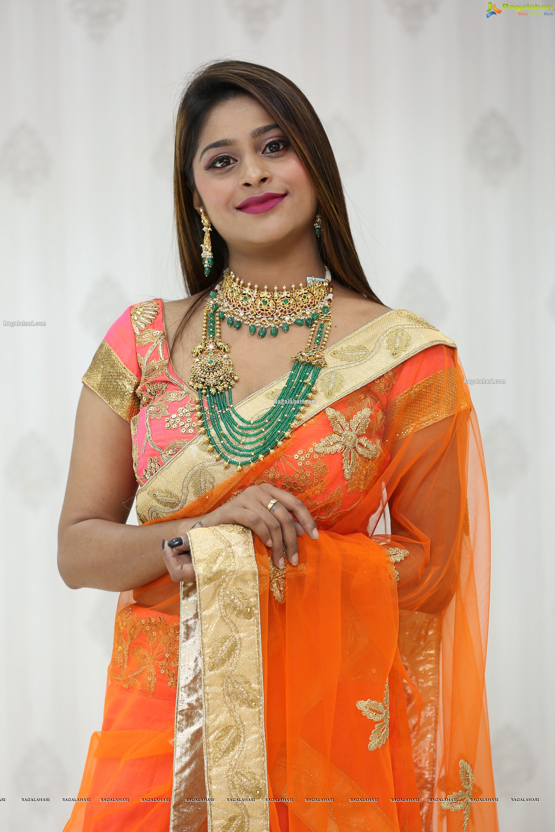 Shravani Varma at Manepally Jewellers Dilsukhnagar Showroom Curtain Raiser - HD Gallery