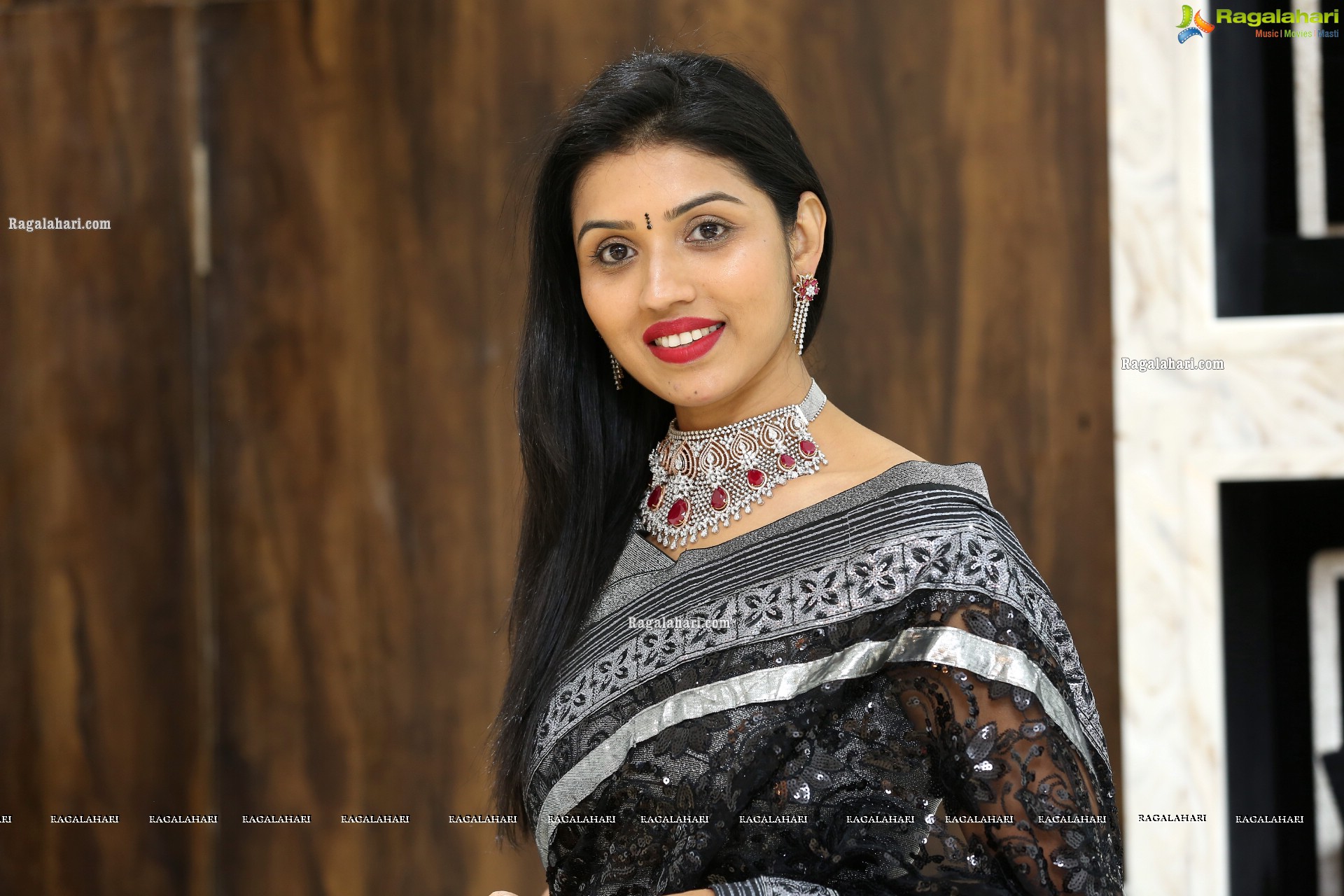 Sushma Veduruvada at Manepally Dilsukhnagar Showroom Curtain Raiser & Jewellery Fashion Show - HD Gallery