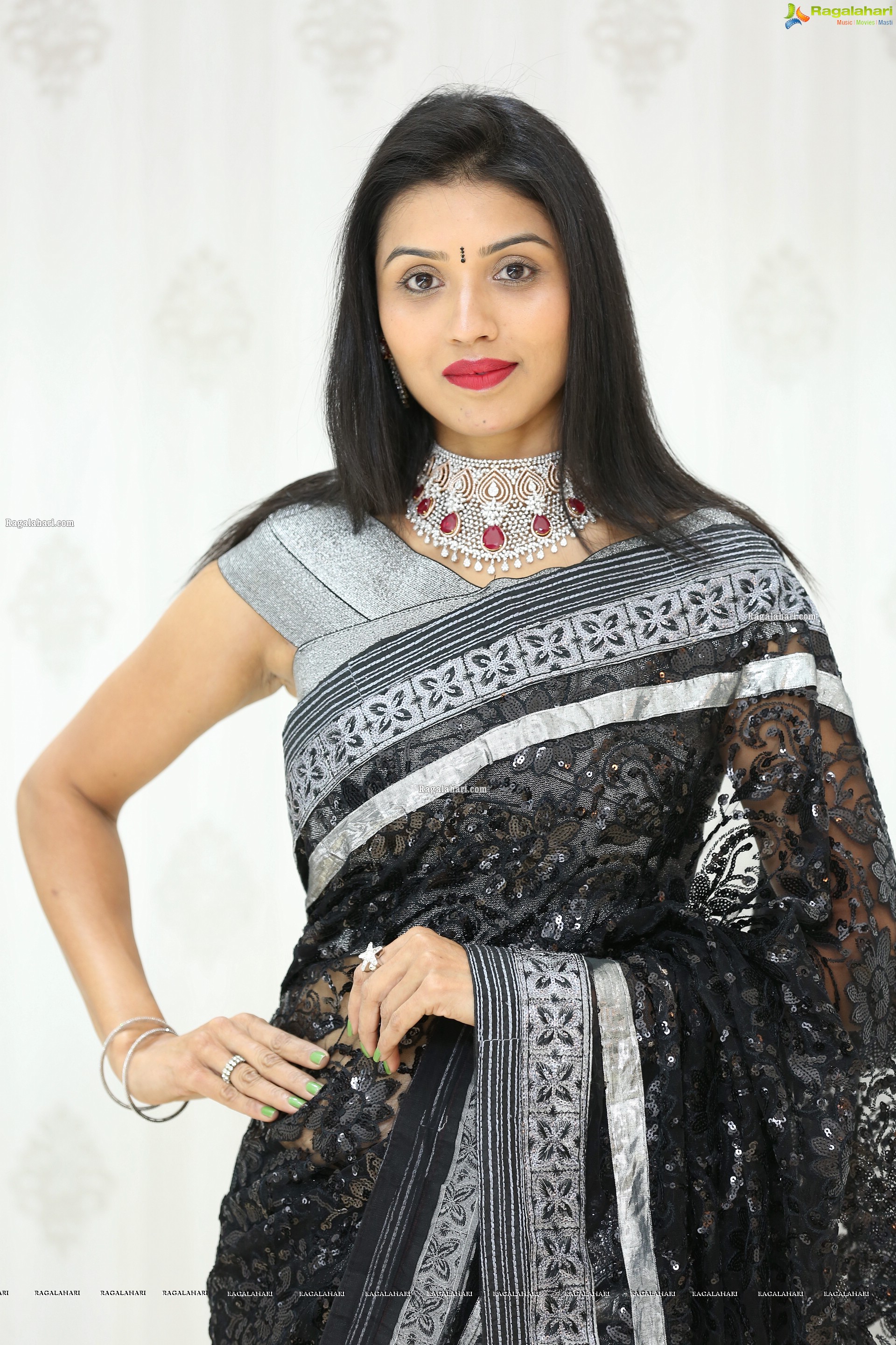 Sushma Veduruvada at Manepally Dilsukhnagar Showroom Curtain Raiser & Jewellery Fashion Show - HD Gallery