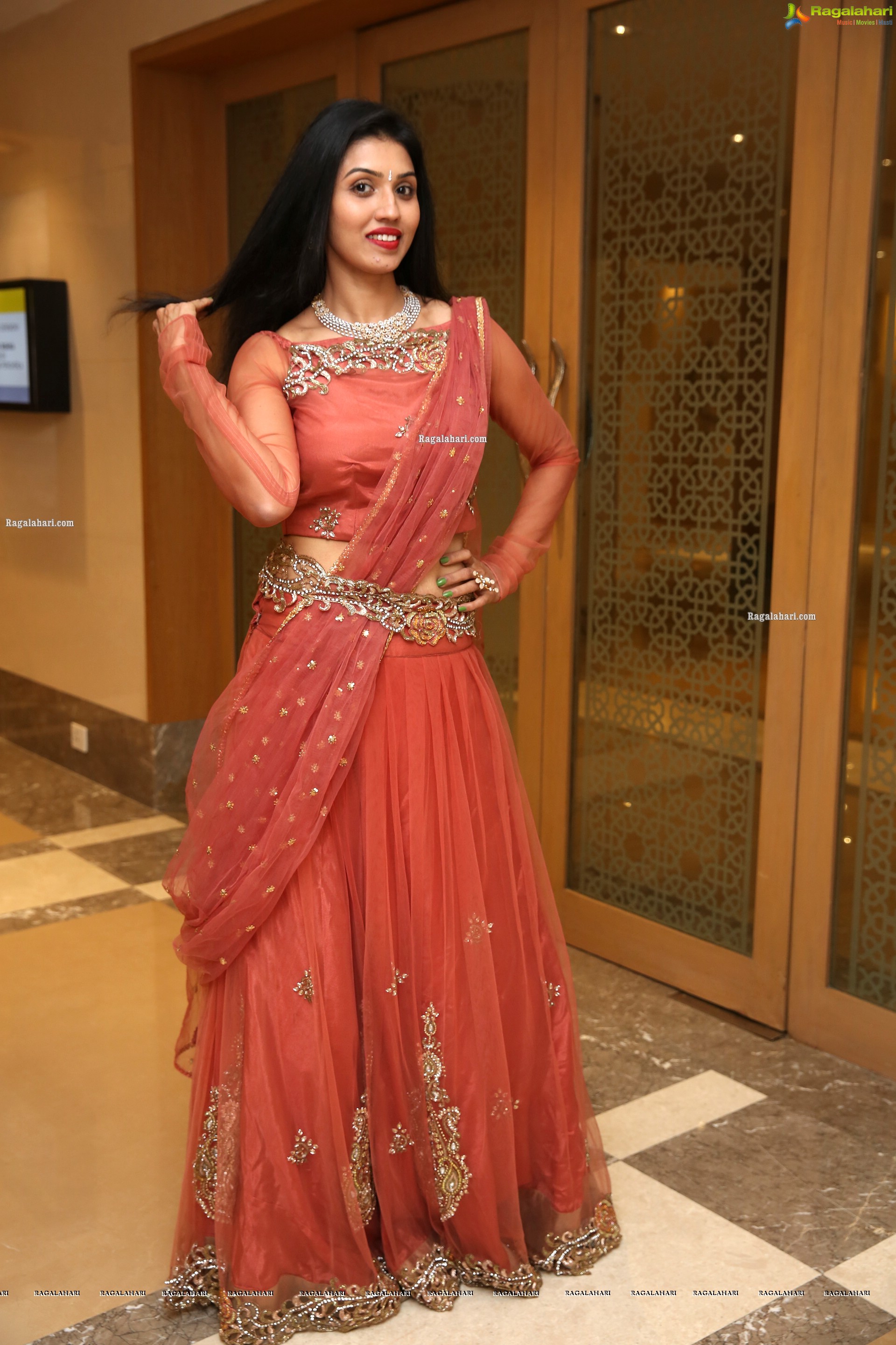 Sushma Veduruvada at Sutraa Grand Curtain Raiser & Fashion Showcase - HD Gallery