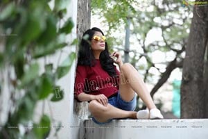 Aaliya Abraham in Ragalahari Exclusive Studio Shoot