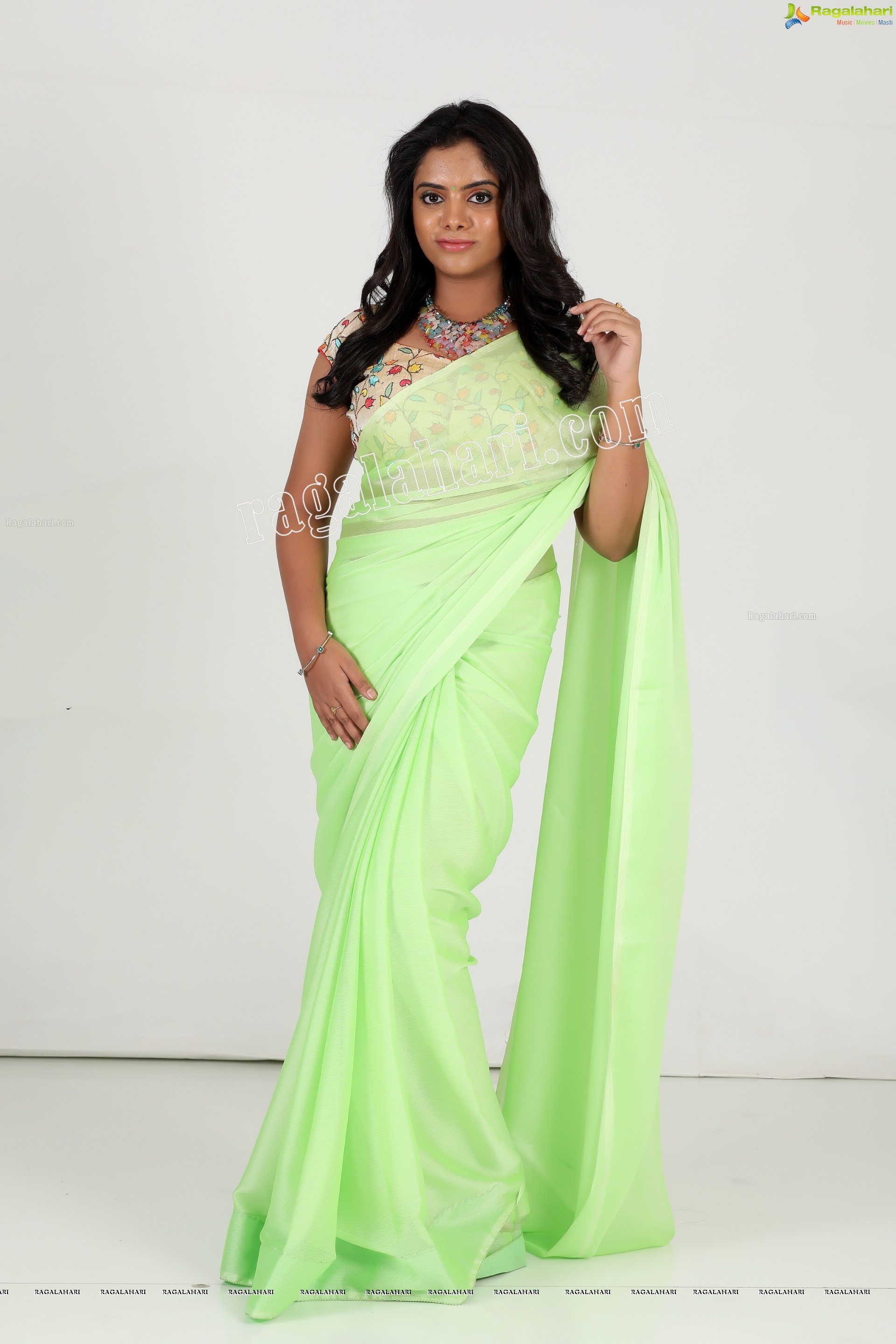 Sameera Reddy G (Exclusive Photo Shoot) (High Definition Photos)