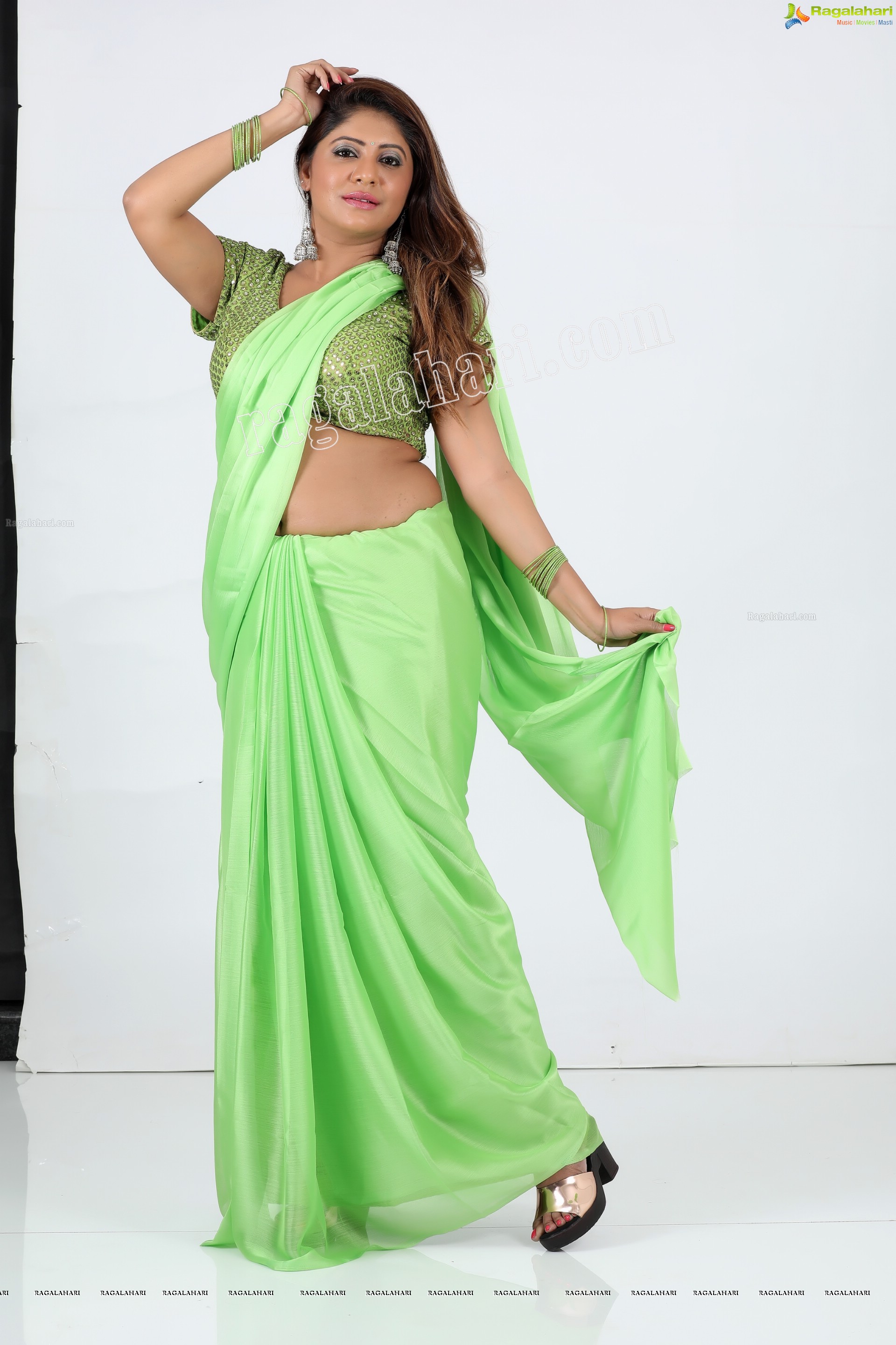 Sejal Mandavia (Exclusive Photo Shoot) (High Definition Photos)