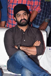 Jr NTR at Entha Manchivadavura Pre-Release