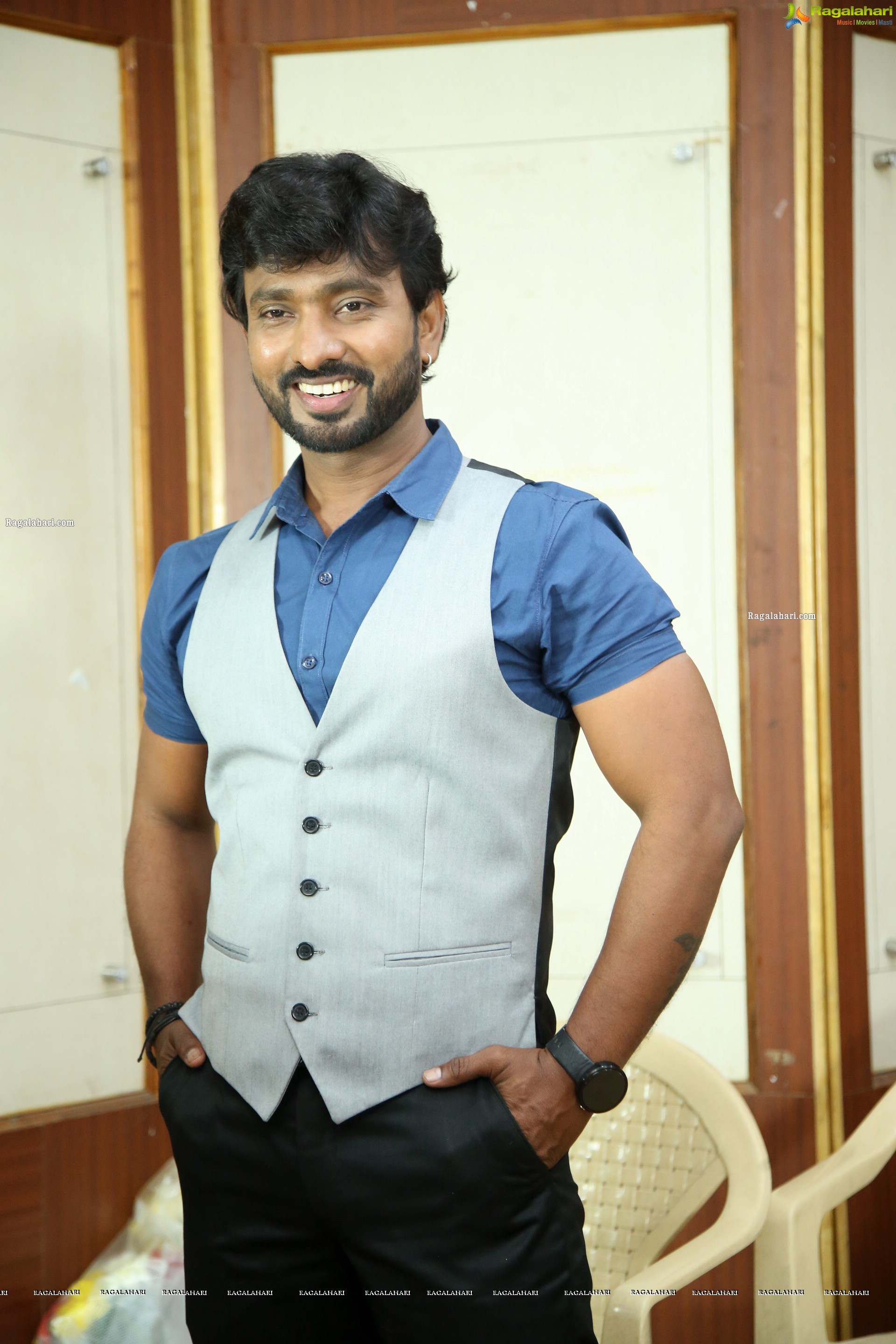 Adhire Abhi at Point Blank Movie Success Meet, HD Gallery