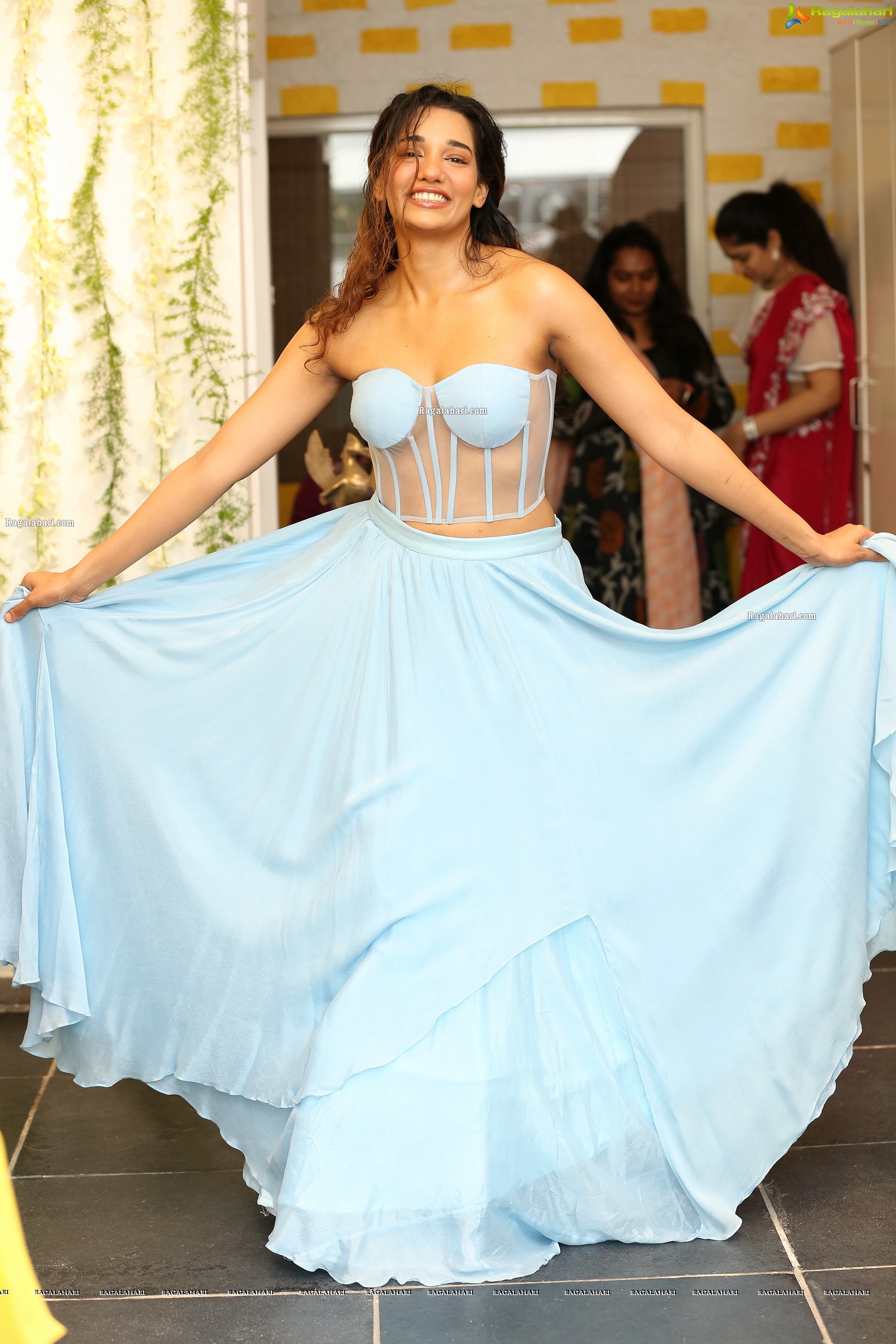 Aditi Sonali Tiwari at Prasanna Yanumula Store Opening, HD Photo Gallery