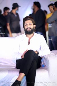 Allu Arjun at Ala Vaikunthapurramuloo Reunion Bash