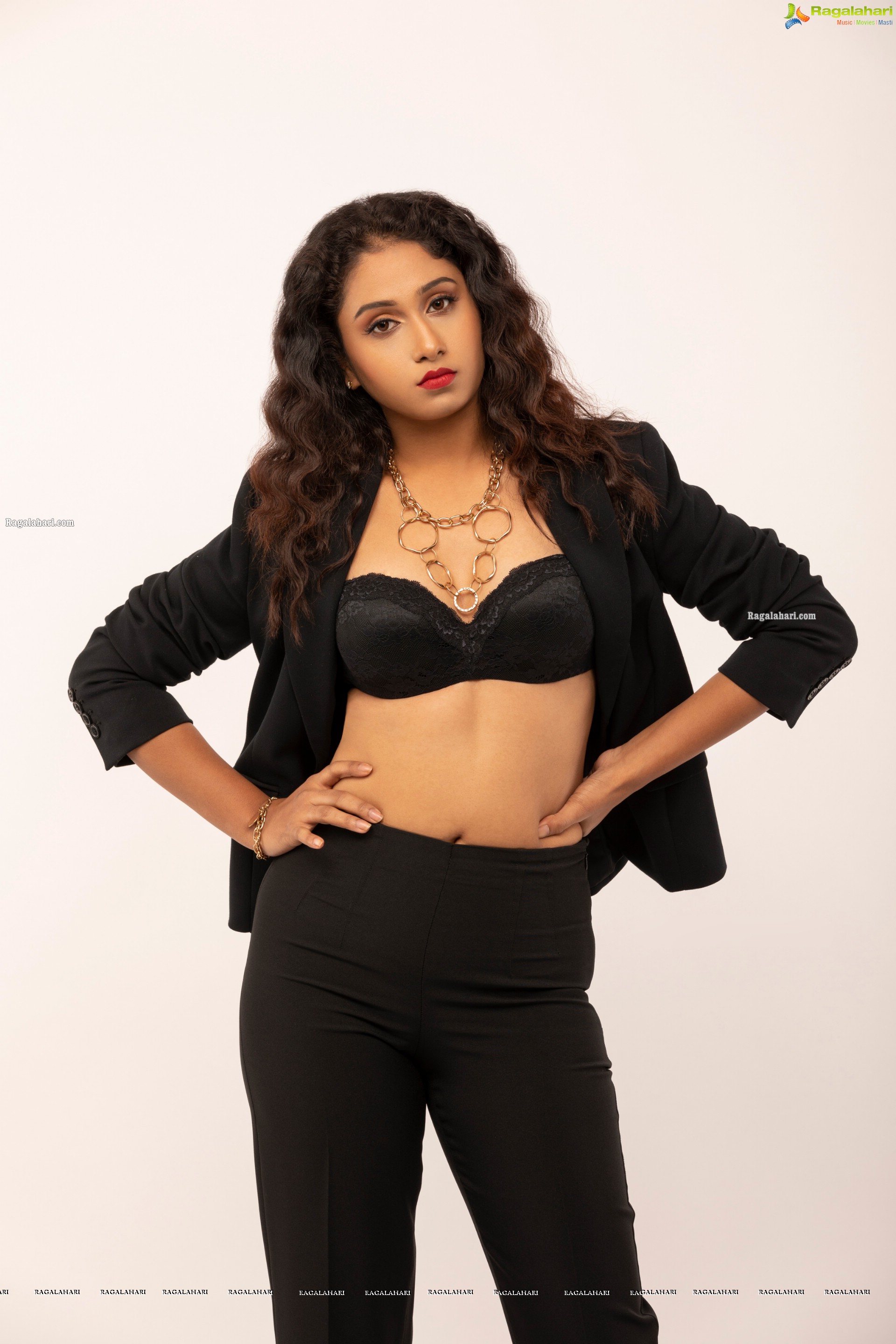 Dakkshi Guttikonda Latest Photoshoot, HD Gallery