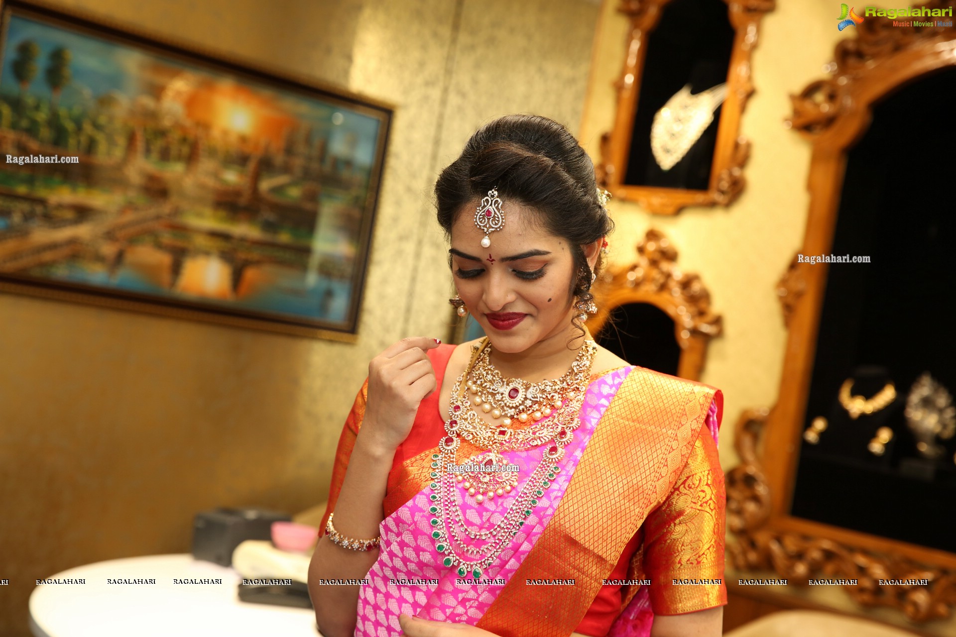 Heena Rai Showcases a Bridal Collection by The Diamond Store by Chandubhai, HD Stills