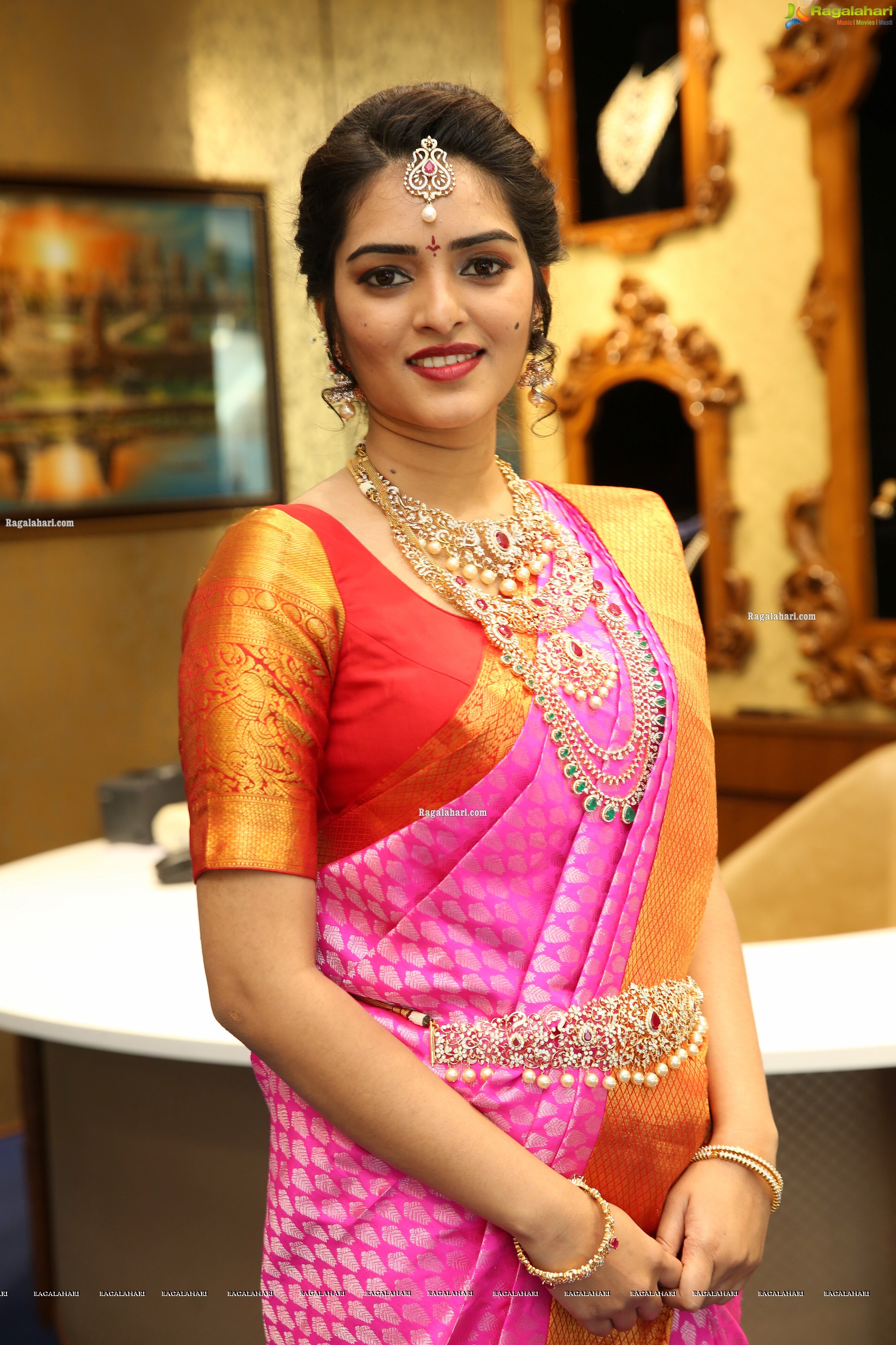 Heena Rai Showcases a Bridal Collection by The Diamond Store by Chandubhai, HD Stills