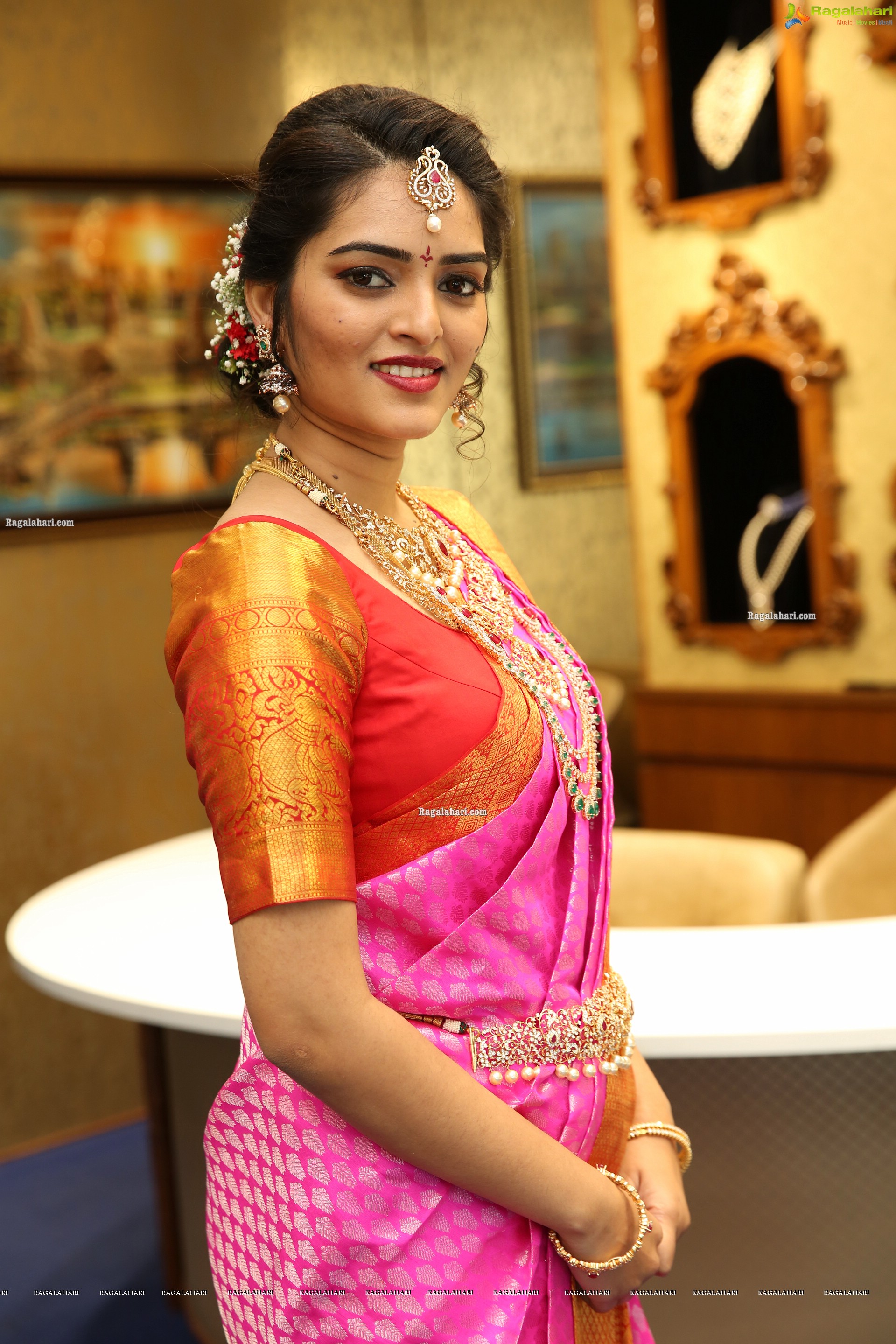 Heena Rai Showcases a Bridal Collection by The Diamond Store by Chandubhai, HD Stills