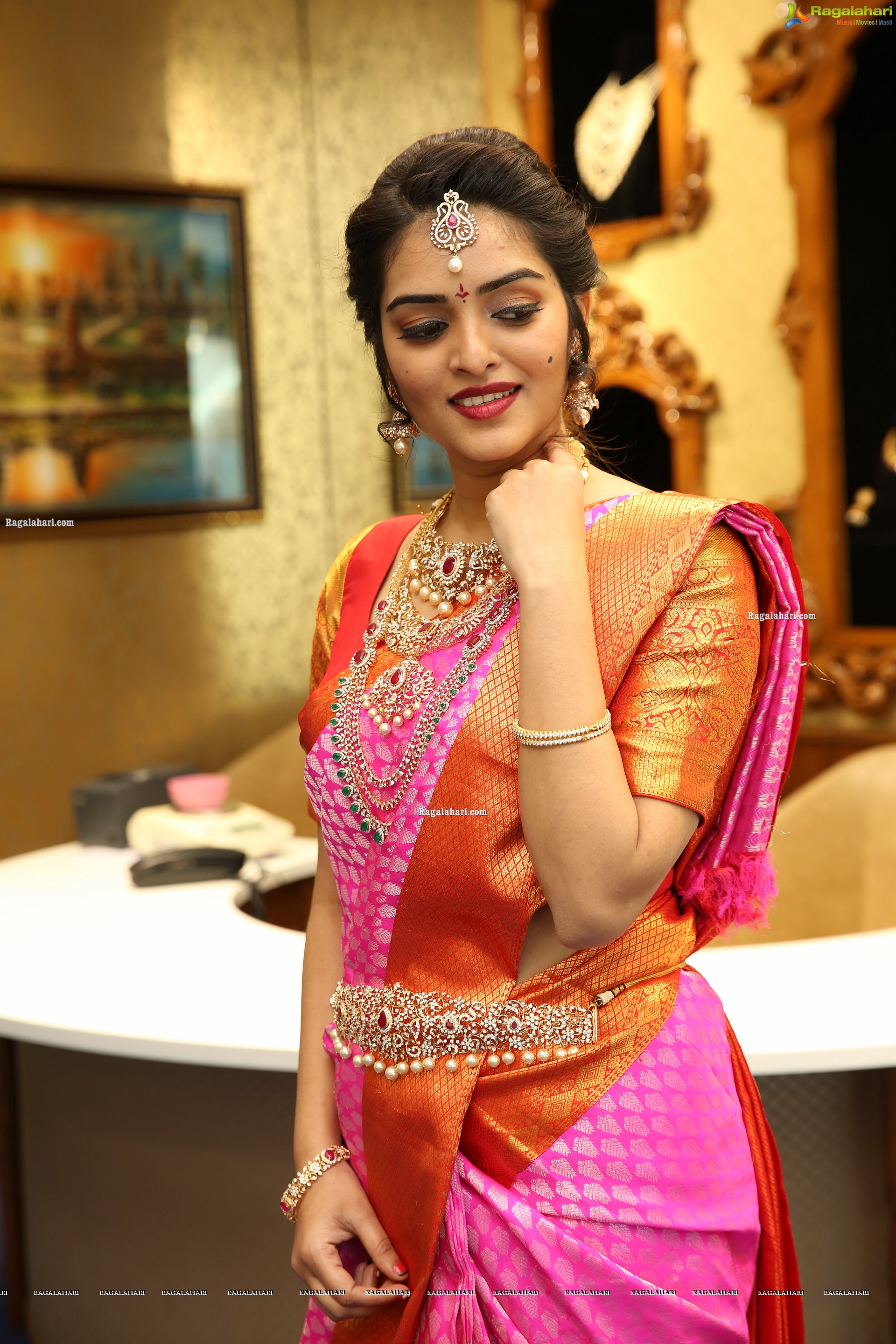 Heena Rai Showcases a Bridal Collection by The Diamond Store by Chandubhai, HD Stills