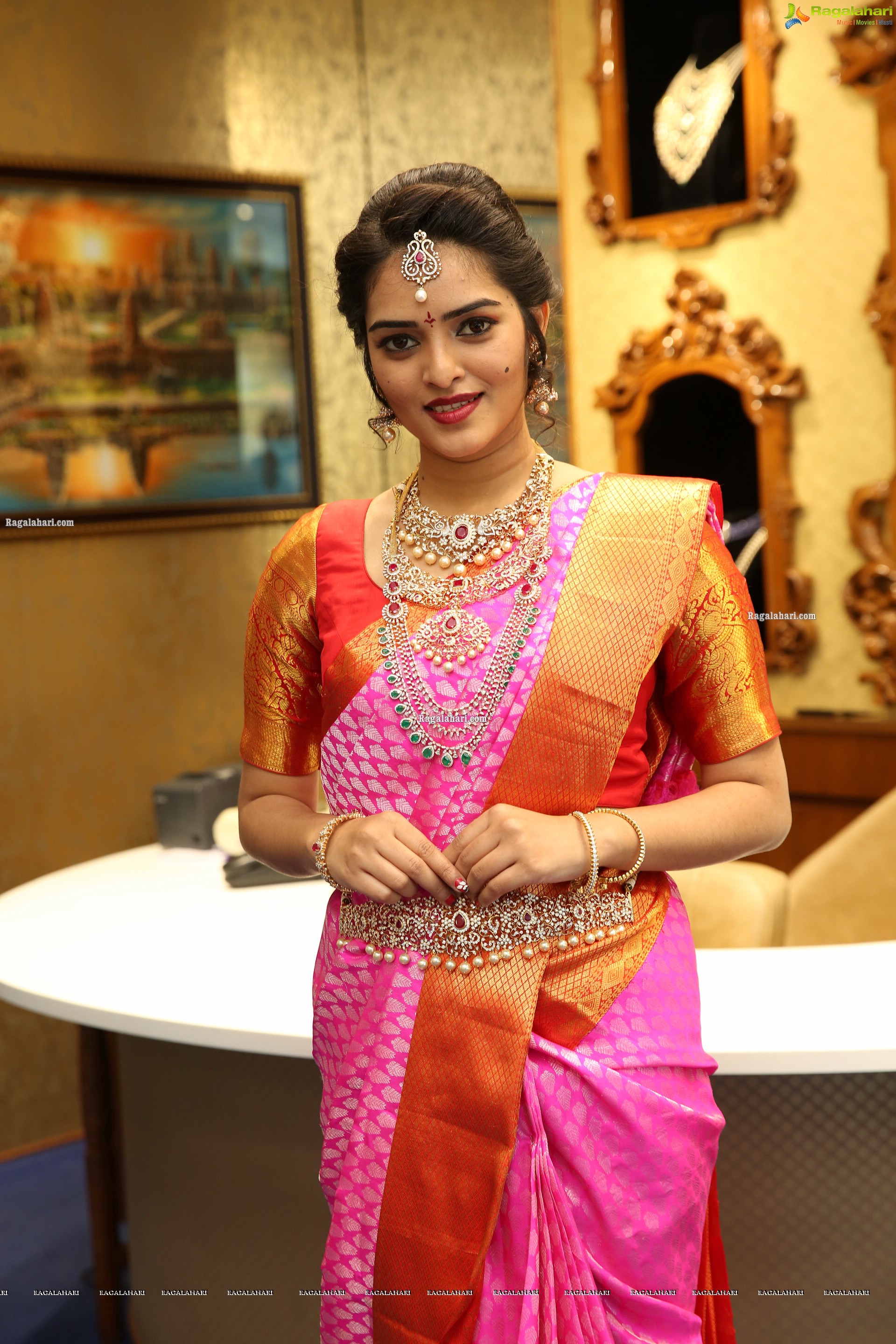 Heena Rai Showcases a Bridal Collection by The Diamond Store by Chandubhai, HD Stills