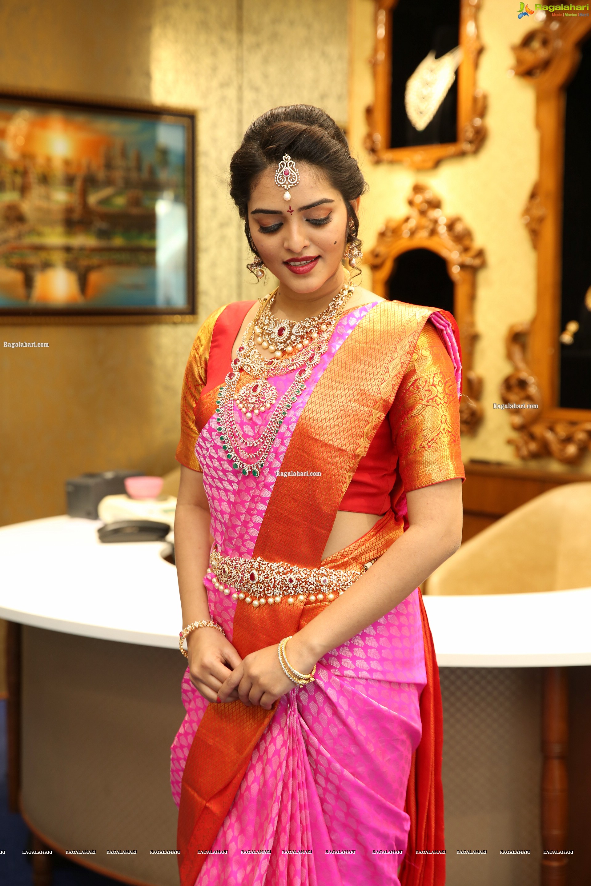 Heena Rai Showcases a Bridal Collection by The Diamond Store by Chandubhai, HD Stills