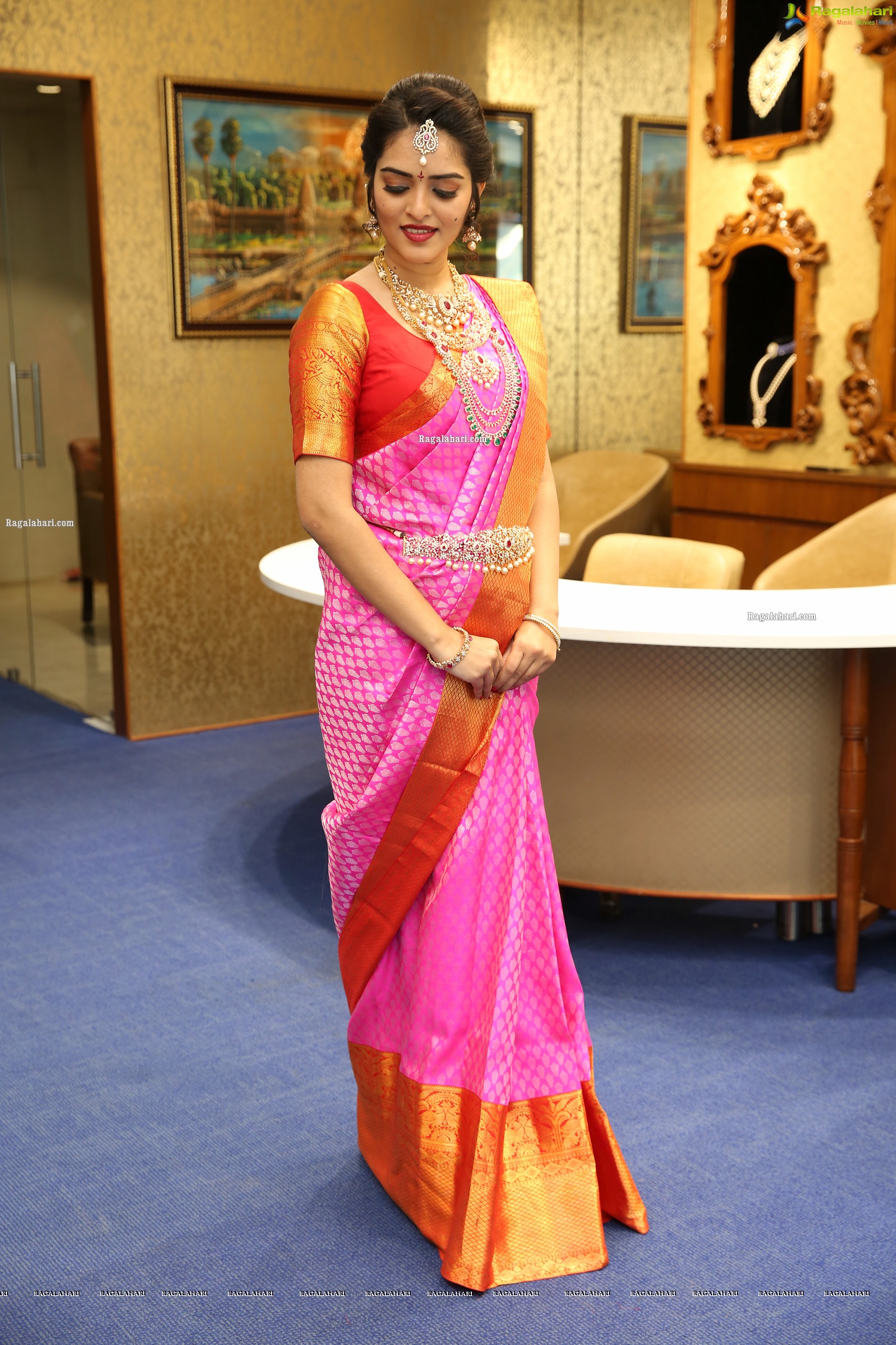 Heena Rai Showcases a Bridal Collection by The Diamond Store by Chandubhai, HD Stills