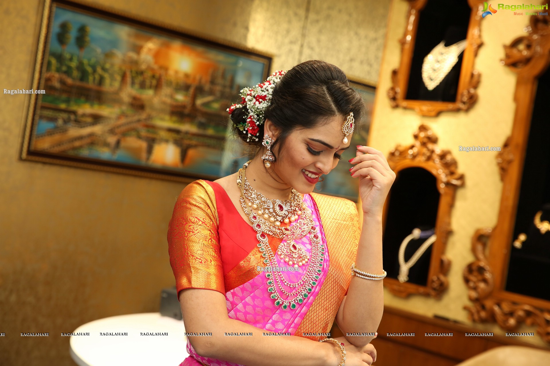 Heena Rai Showcases a Bridal Collection by The Diamond Store by Chandubhai, HD Stills