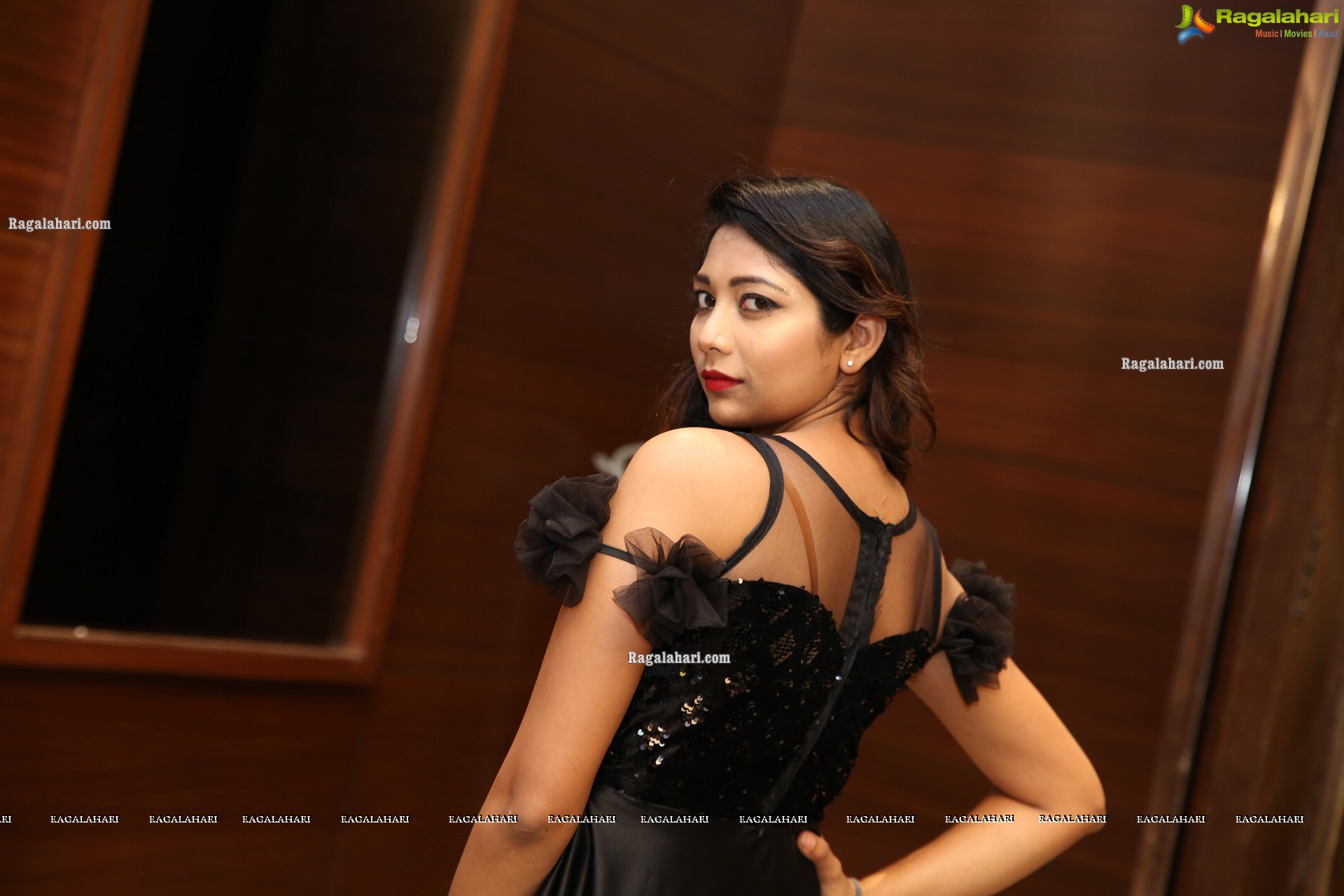 Kiranmayee Maheswari at Me Women Fashion Show, HD Photo Gallery