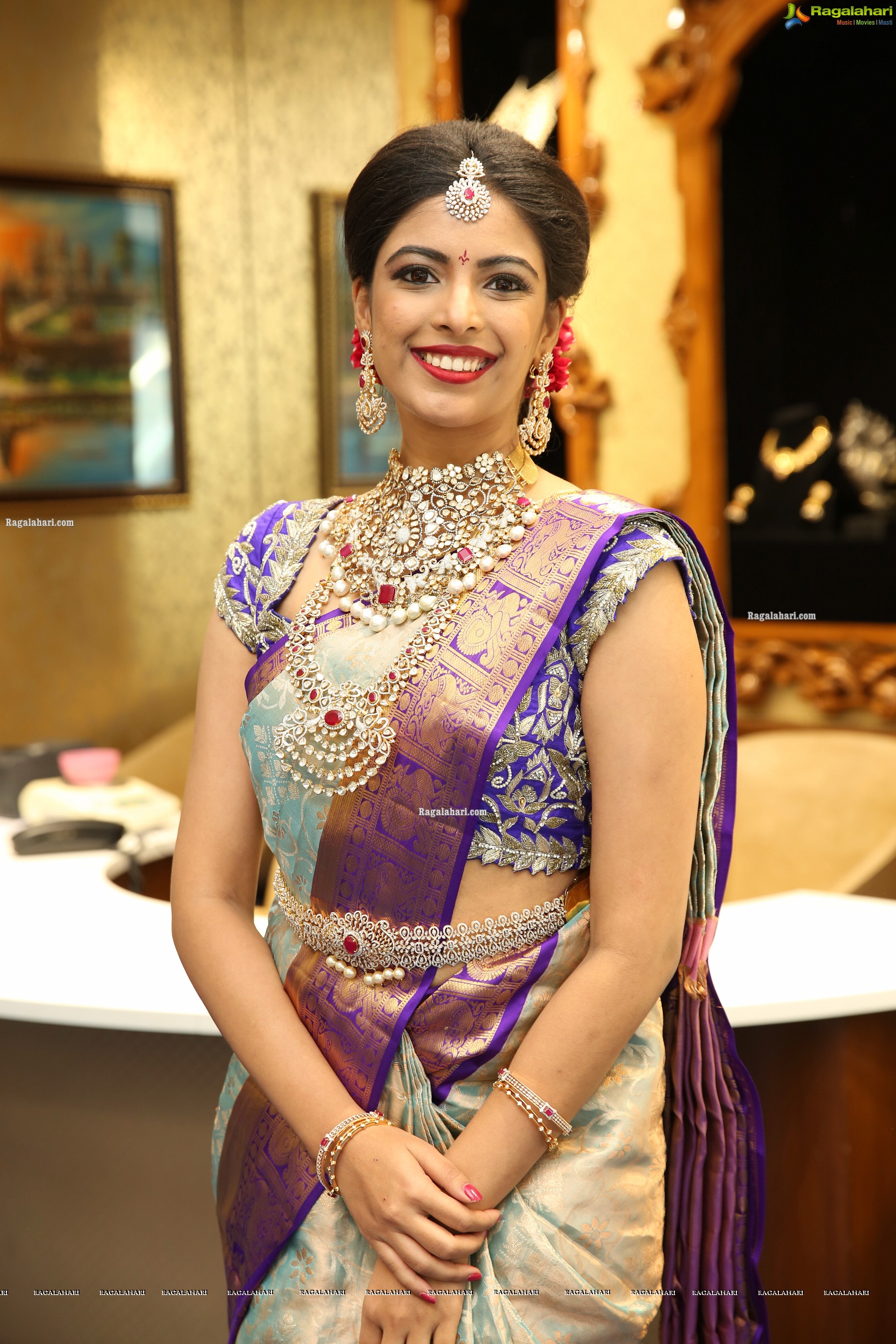 Khushboo Maheshwari Showcases a Bridal Collection by The Diamond Store by Chandubhai, HD Stills