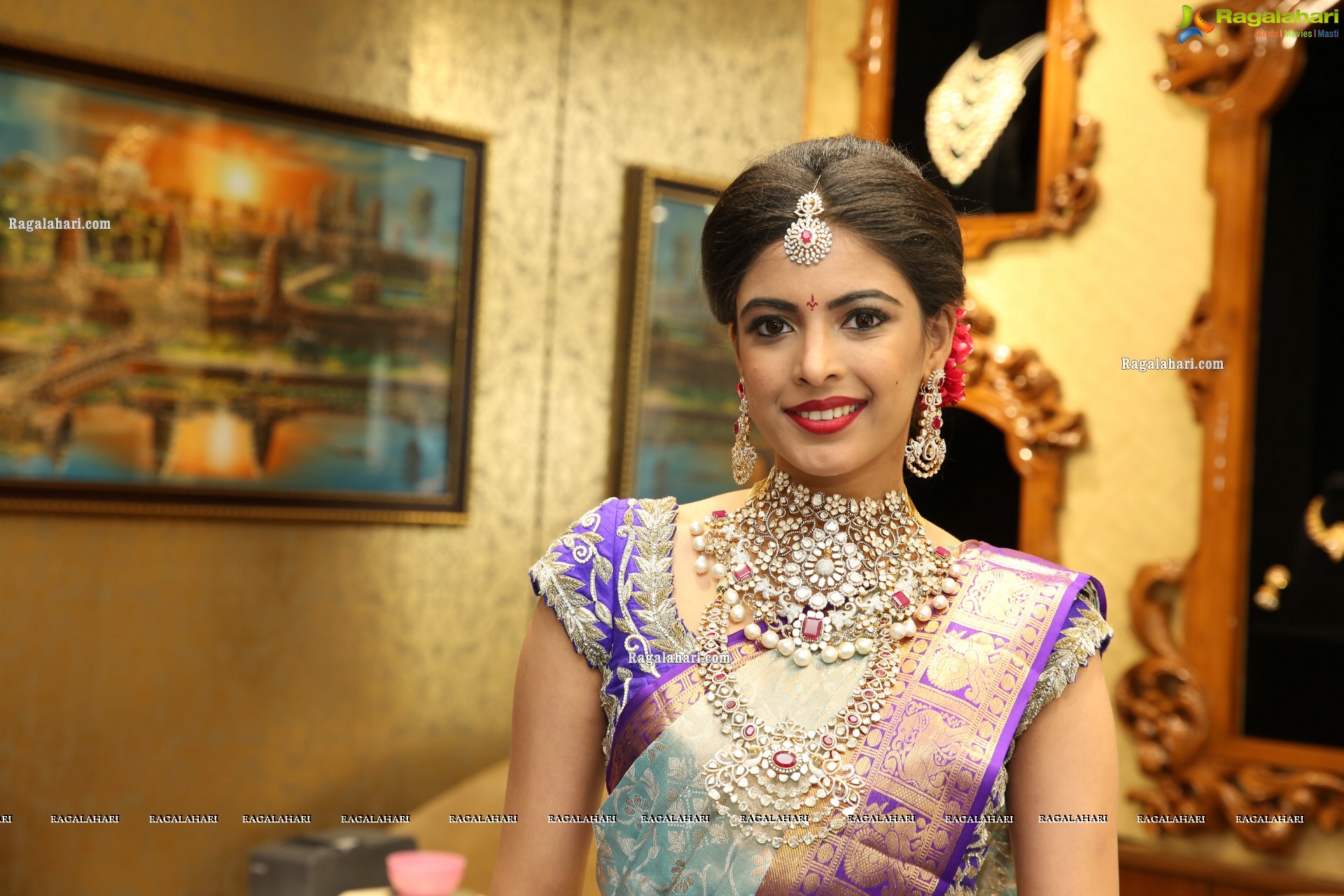 Khushboo Maheshwari Showcases a Bridal Collection by The Diamond Store by Chandubhai, HD Stills