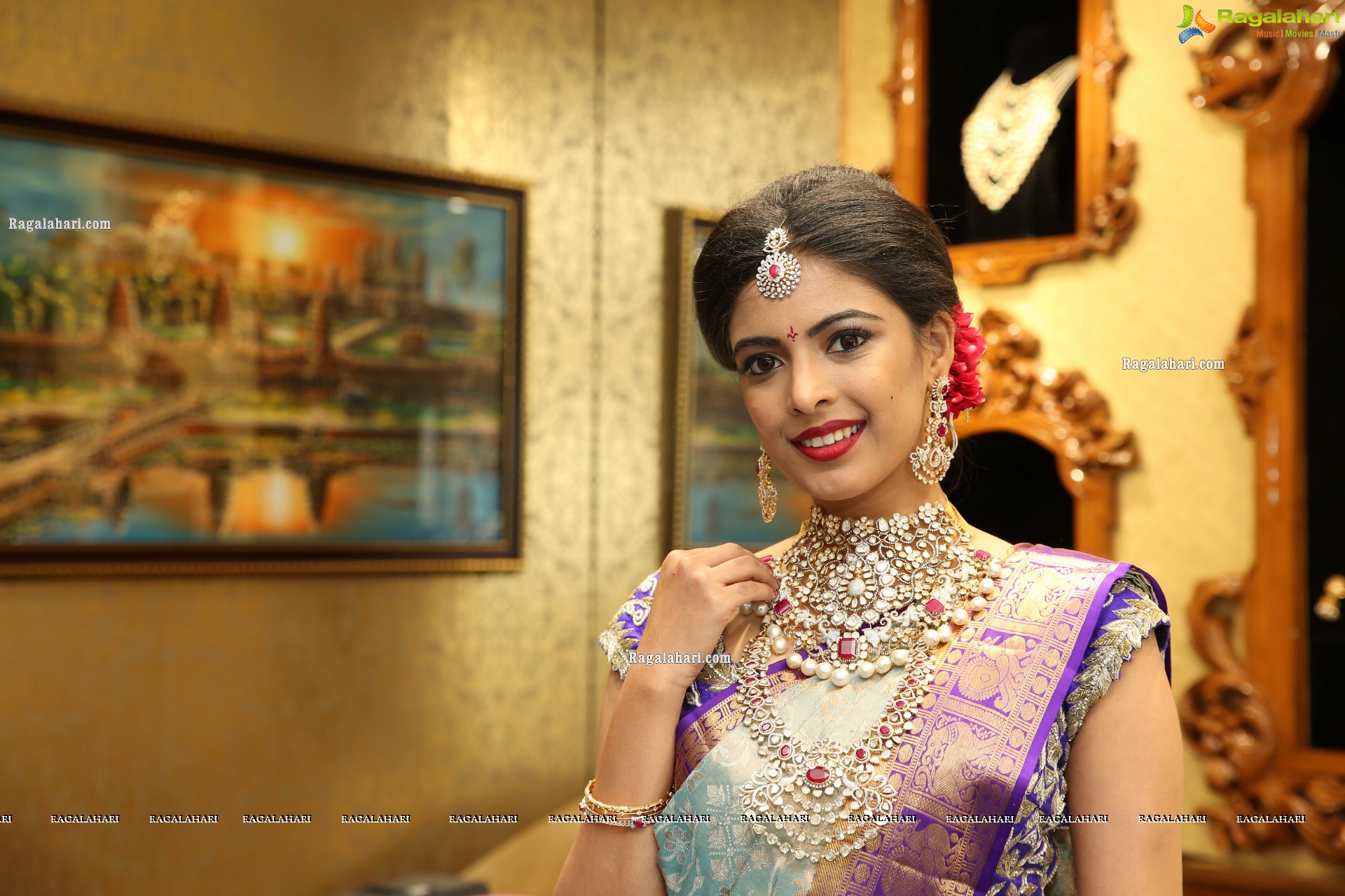 Khushboo Maheshwari Showcases a Bridal Collection by The Diamond Store by Chandubhai, HD Stills