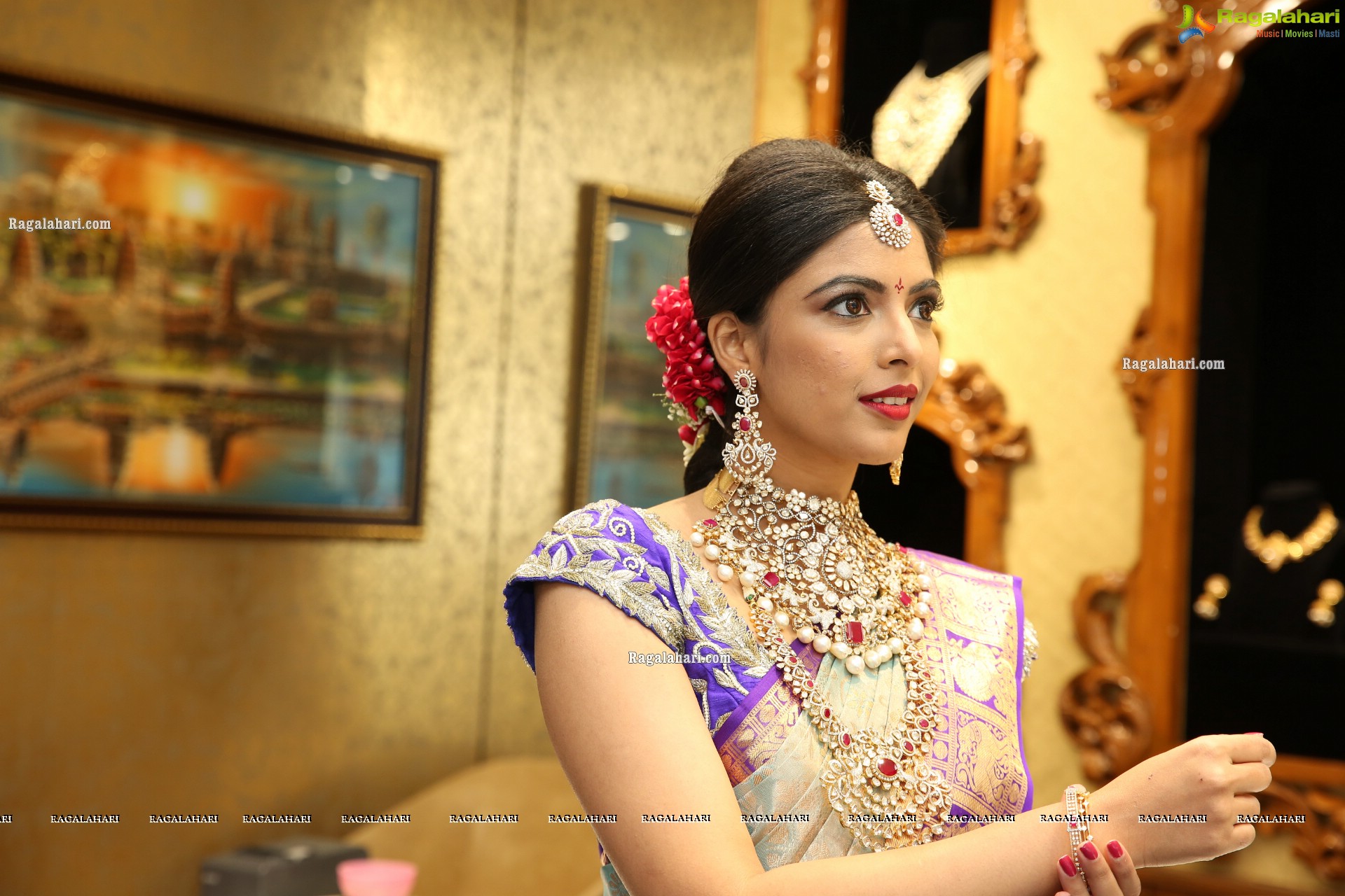 Khushboo Maheshwari Showcases a Bridal Collection by The Diamond Store by Chandubhai, HD Stills