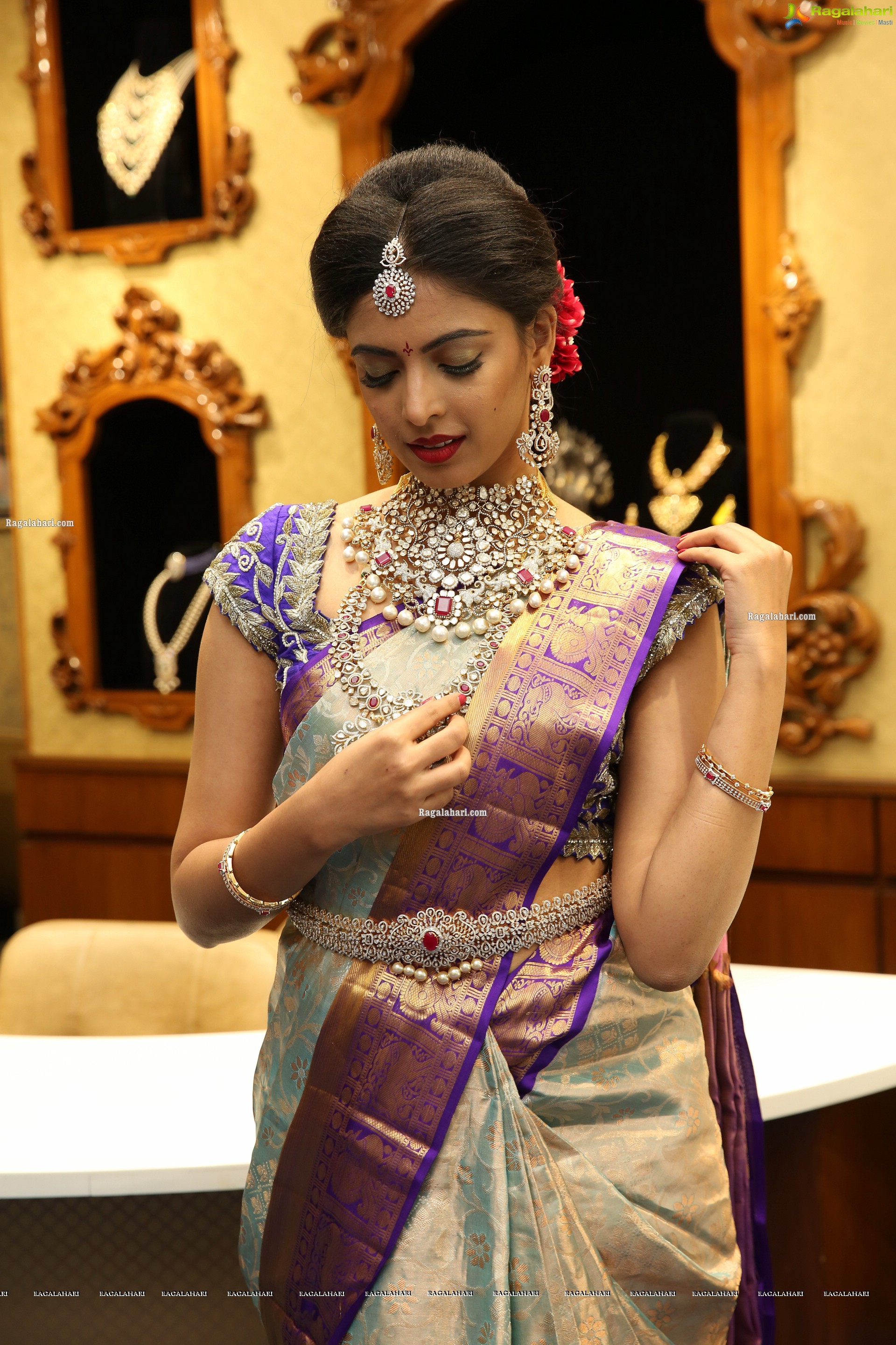 Khushboo Maheshwari Showcases a Bridal Collection by The Diamond Store by Chandubhai, HD Stills