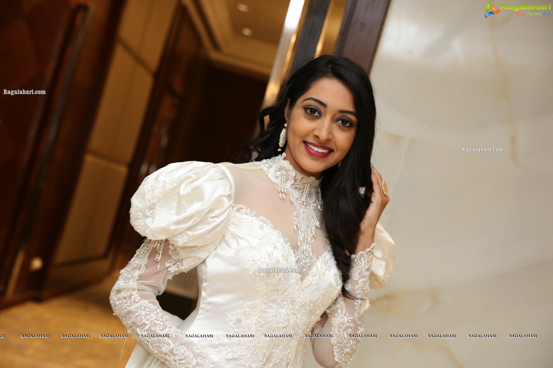 Lakshmi Ayalasomayajula In White Dress at Me Women Fashion Show, HD Photo Gallery