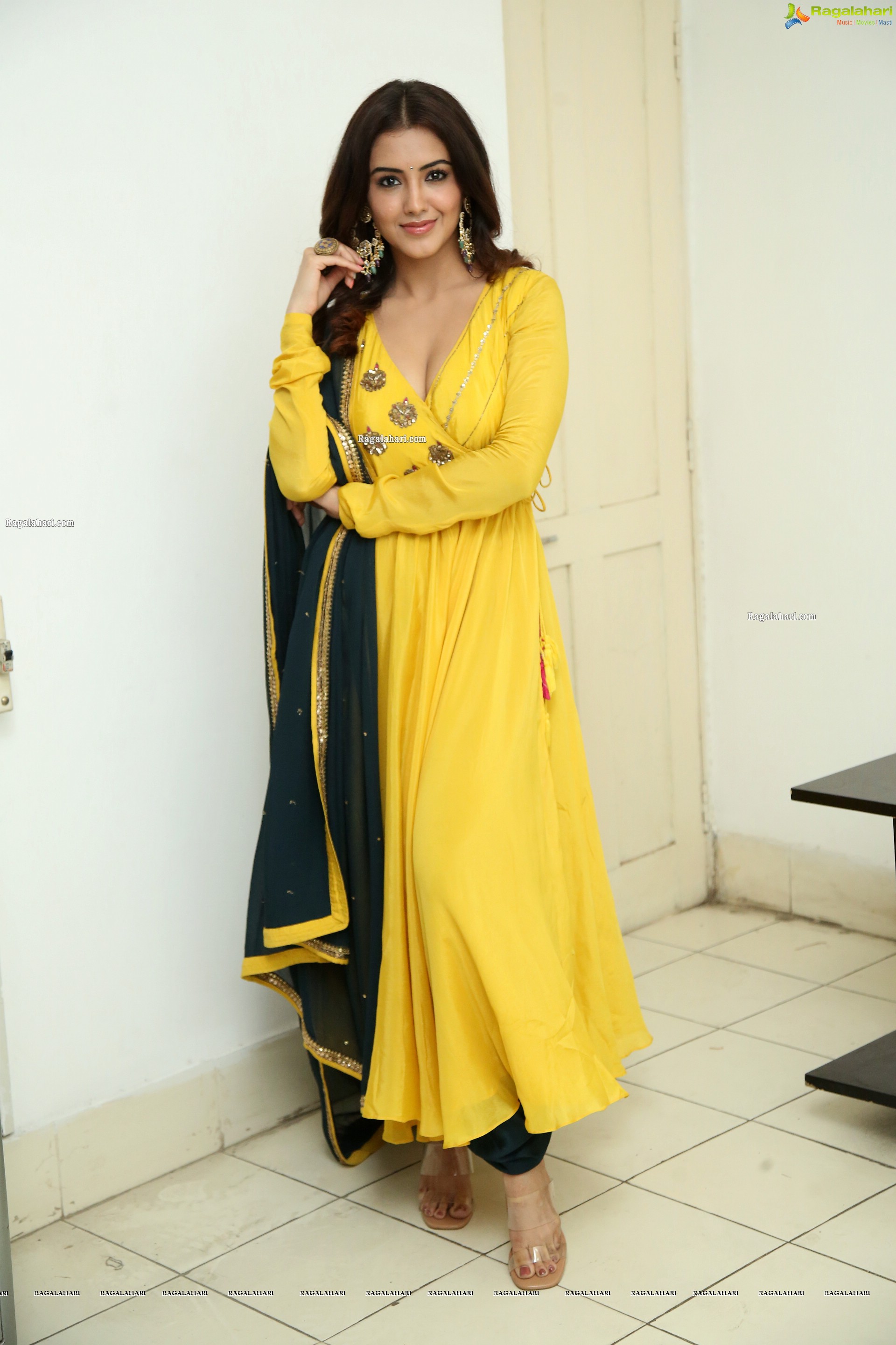 Malvika Sharma at Red Movie Interview, HD Photo Gallery