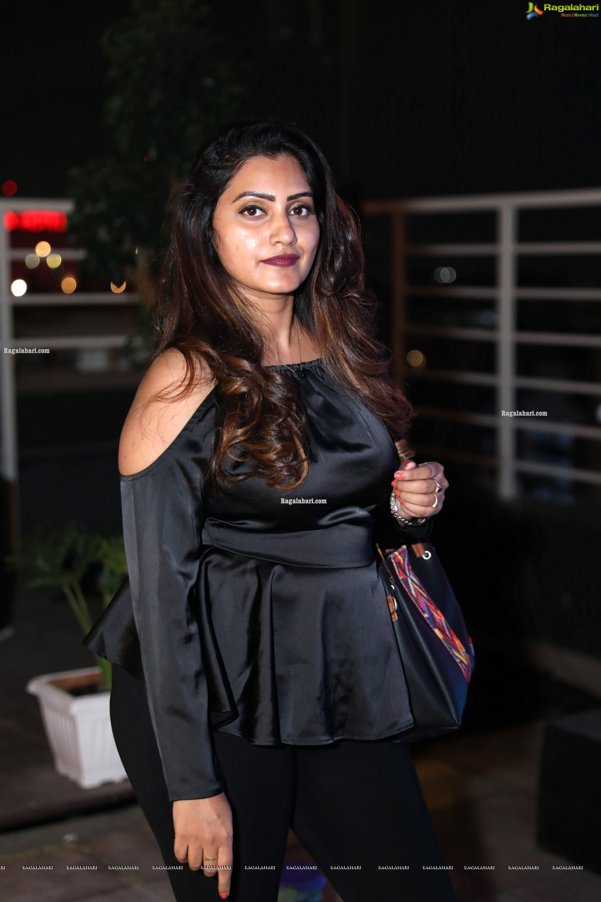 Naveena Yata at Goosebumps Vintage & Rustic Theme Based Pub Launch, HD Stills