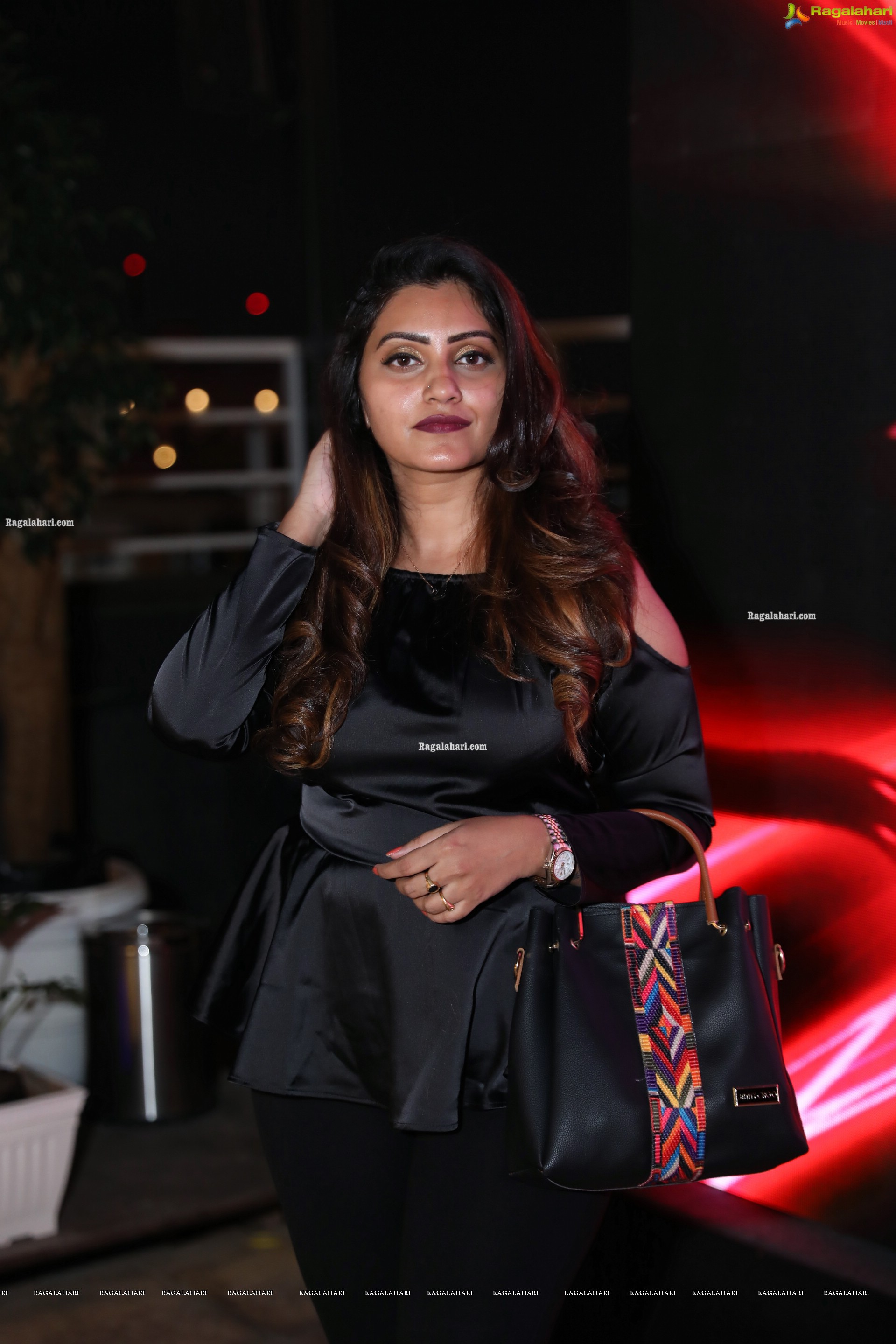 Naveena Yata at Goosebumps Vintage & Rustic Theme Based Pub Launch, HD Stills