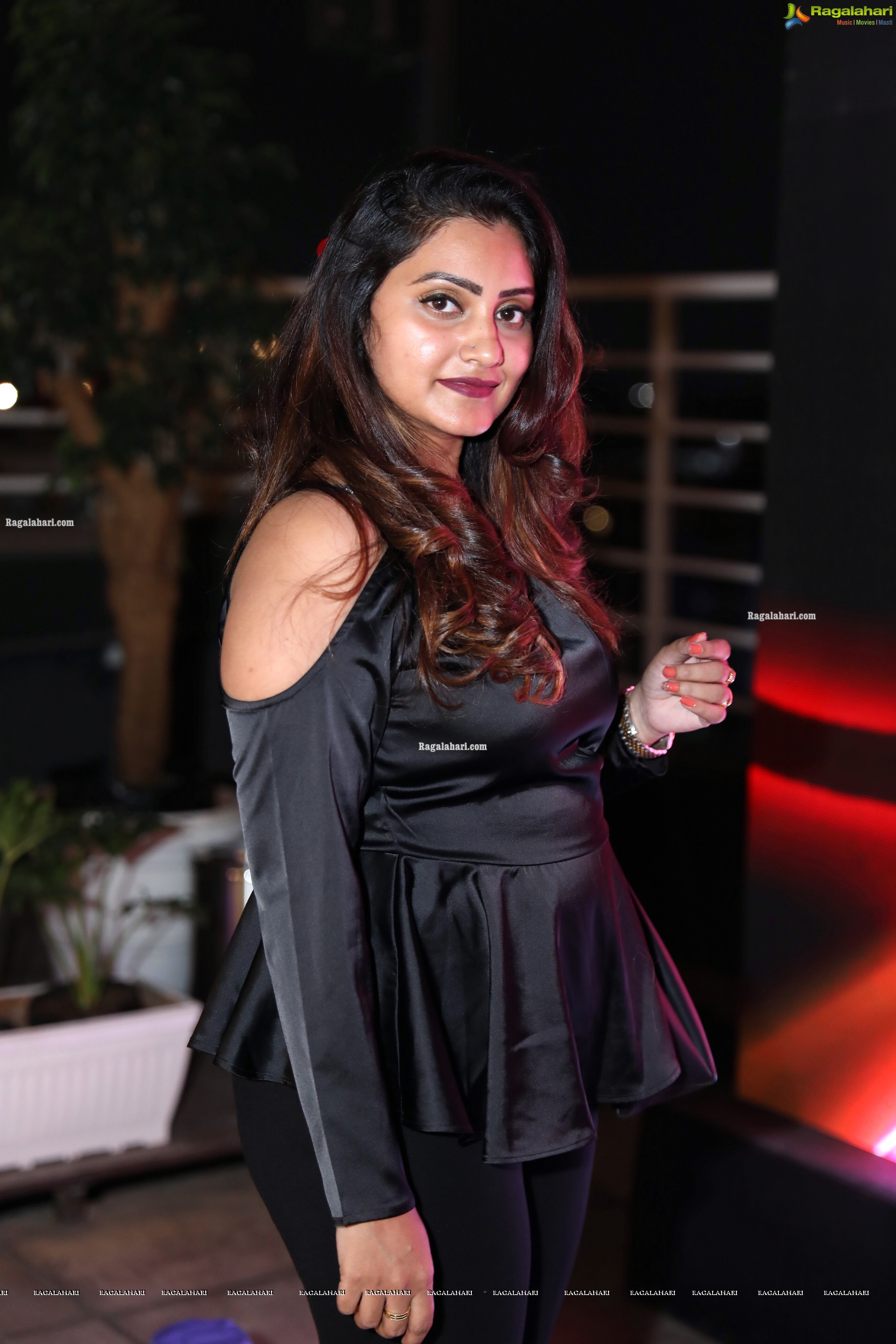 Naveena Yata at Goosebumps Vintage & Rustic Theme Based Pub Launch, HD Stills