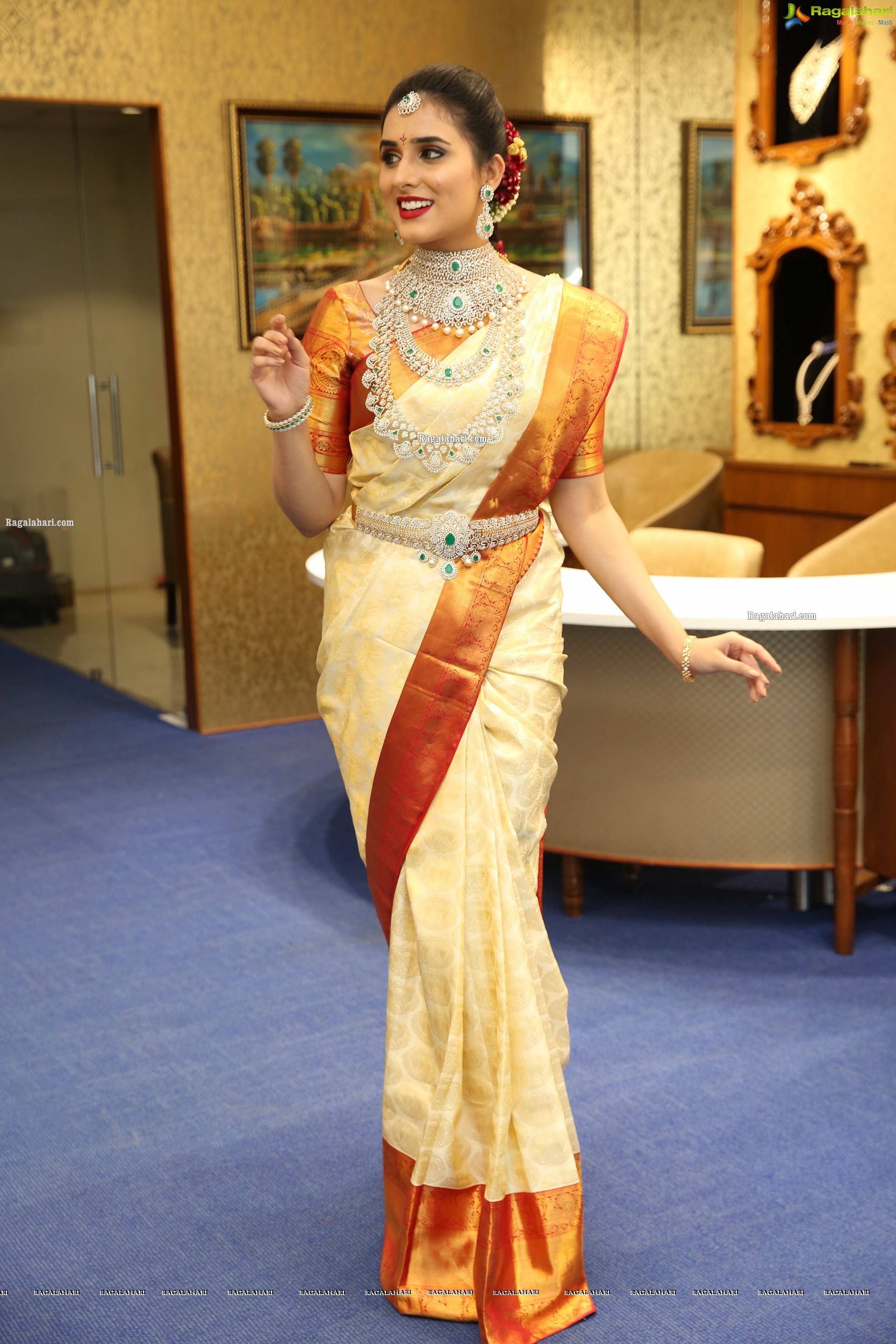 Nikitha Chaturvedi Showcases a Bridal Collection by The Diamond Store by Chandubhai, HD Stills