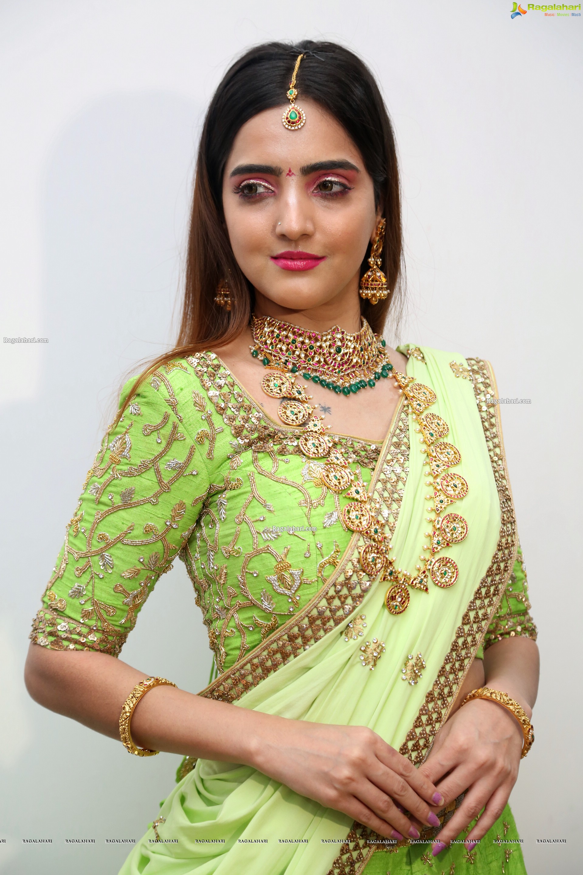 Pooja Thakur at Hi Life Exhibition Curtain Raiser, HD Photo Gallery