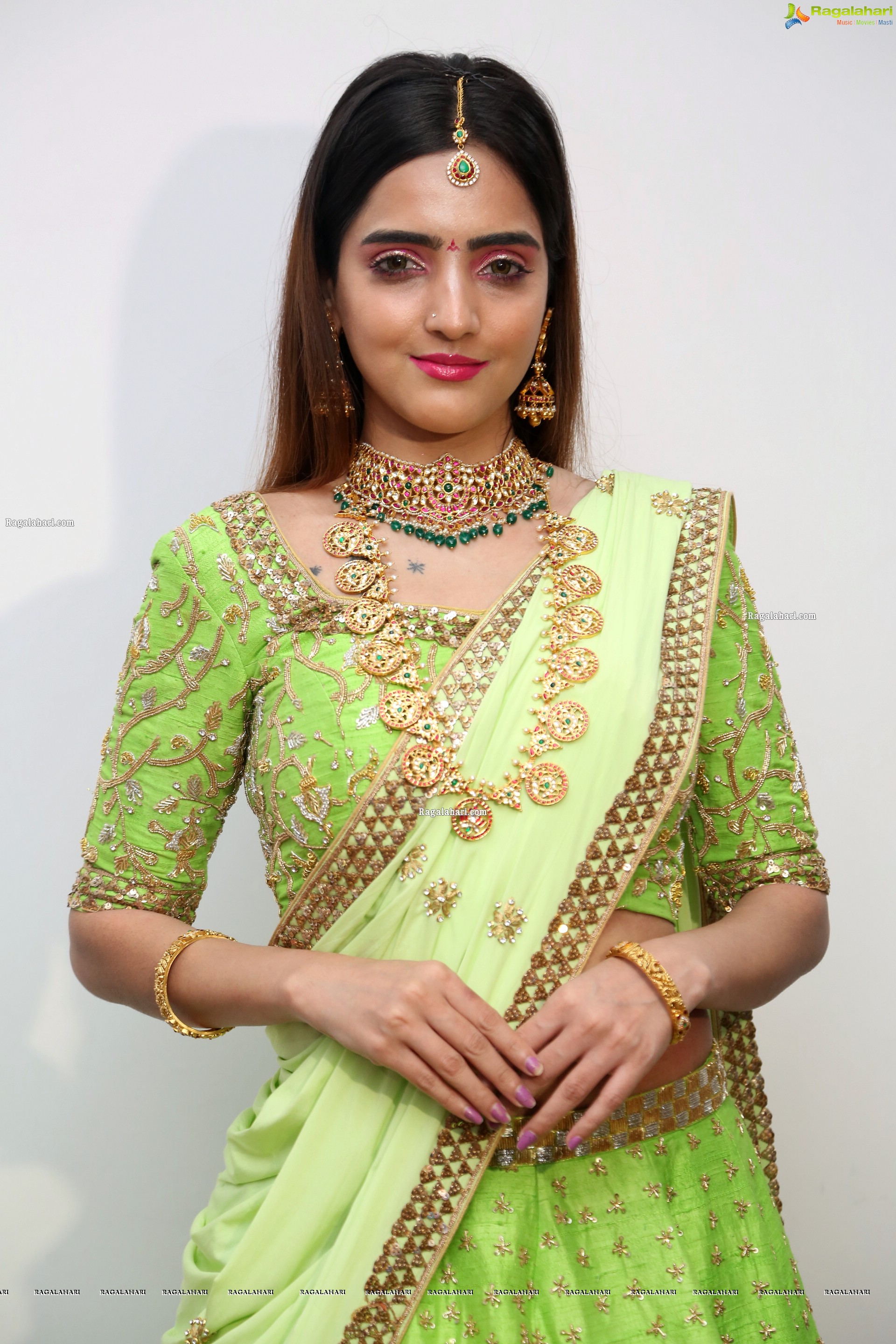 Pooja Thakur at Hi Life Exhibition Curtain Raiser, HD Photo Gallery