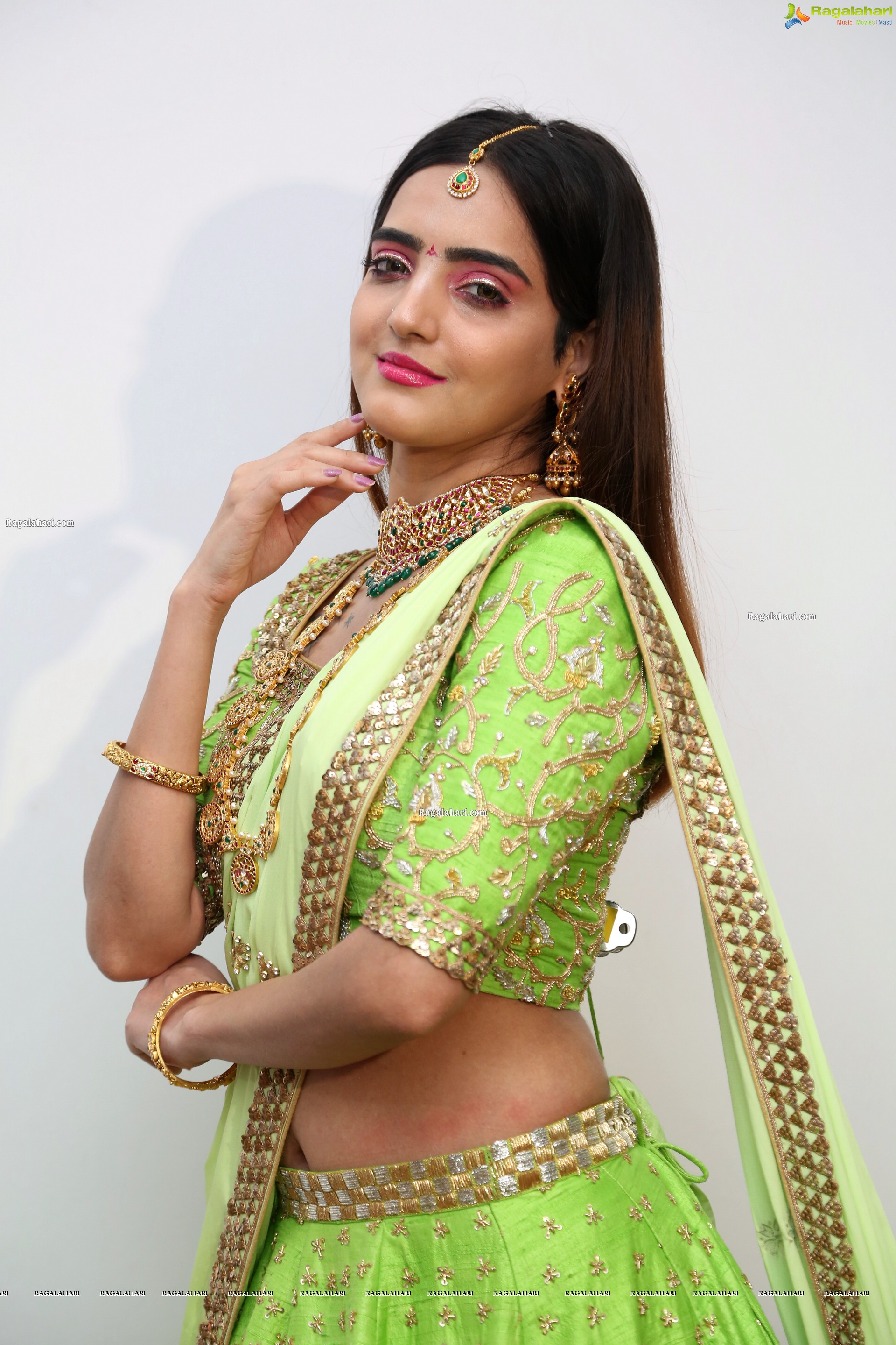 Pooja Thakur at Hi Life Exhibition Curtain Raiser, HD Photo Gallery