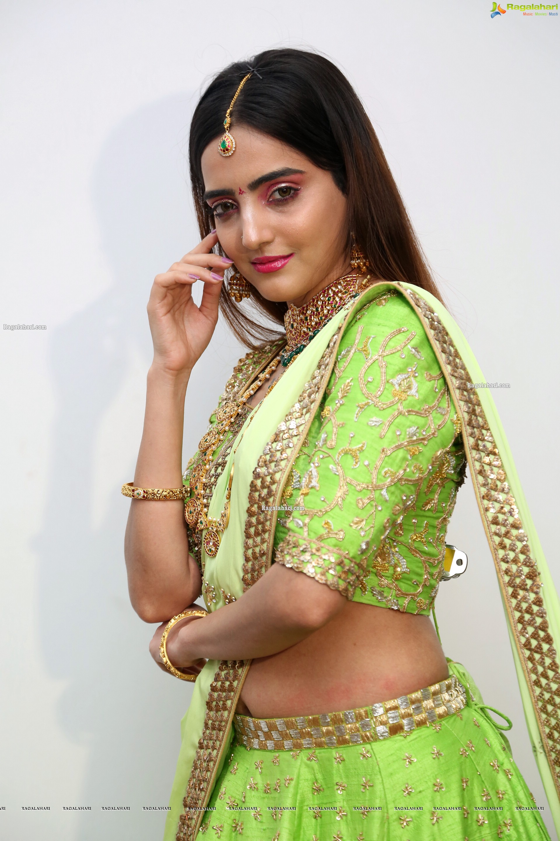 Pooja Thakur at Hi Life Exhibition Curtain Raiser, HD Photo Gallery